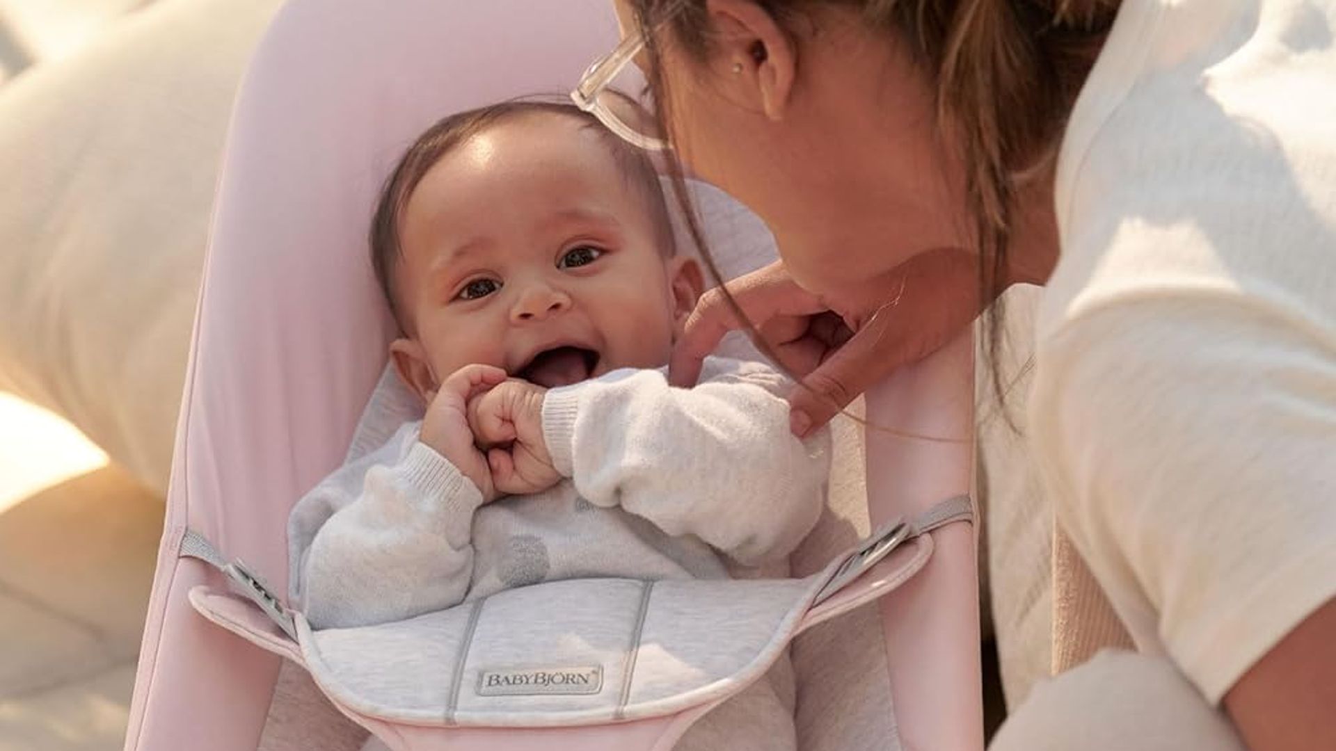 La hamaca para bebés de BabyBjörn con un 35% de descuento es la mejor oferta de Amazon que vas a encontrar esta semana