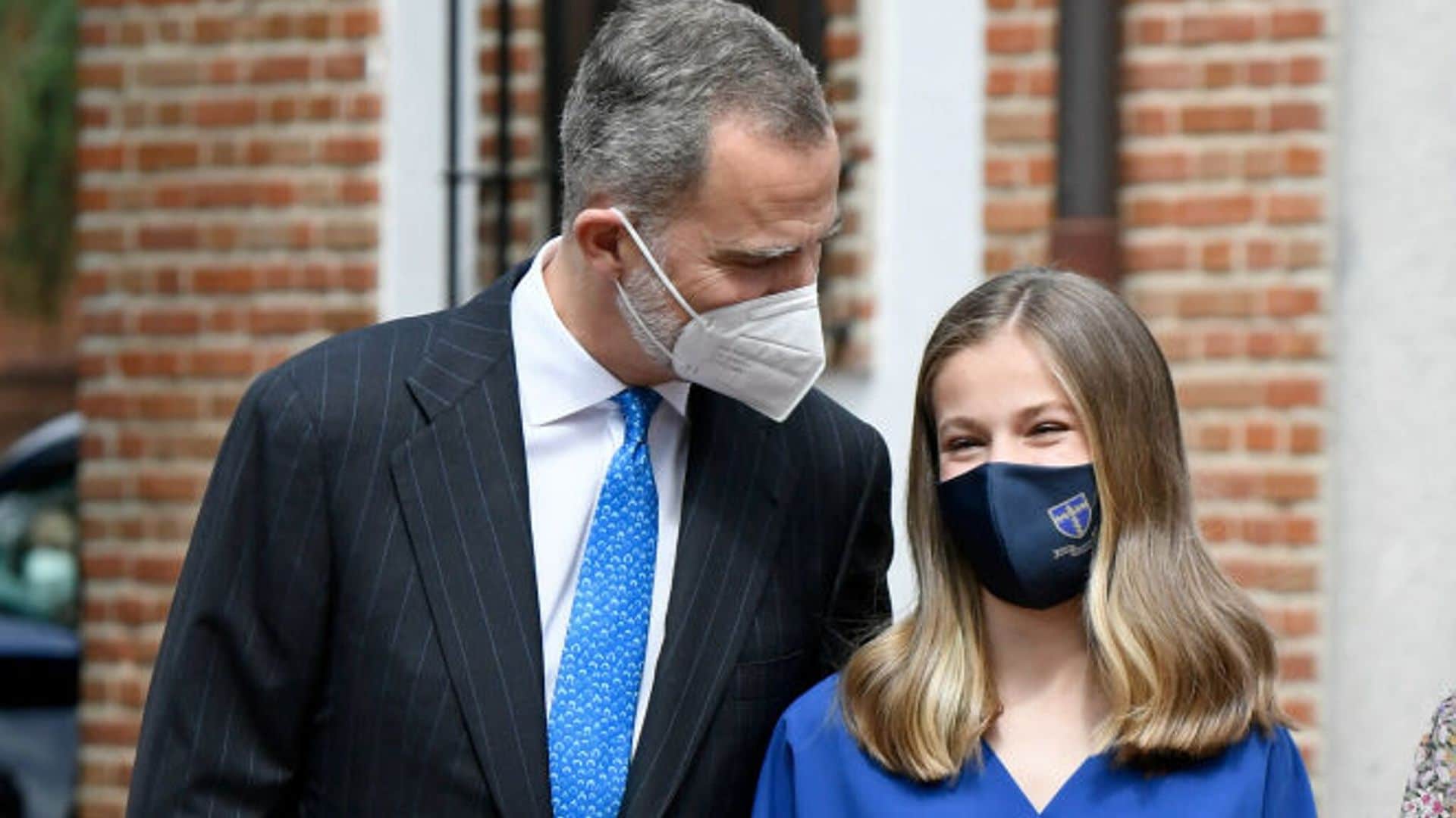 La princesa Leonor recibe la confirmación con su padre, el rey Felipe VI, como padrino