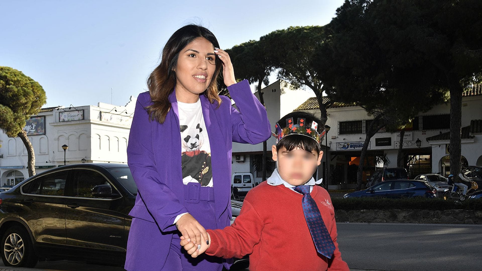 Isa Pantoja se pronuncia sobre la ausencia de su madre en la comunión de su hijo Alberto, de 10 años