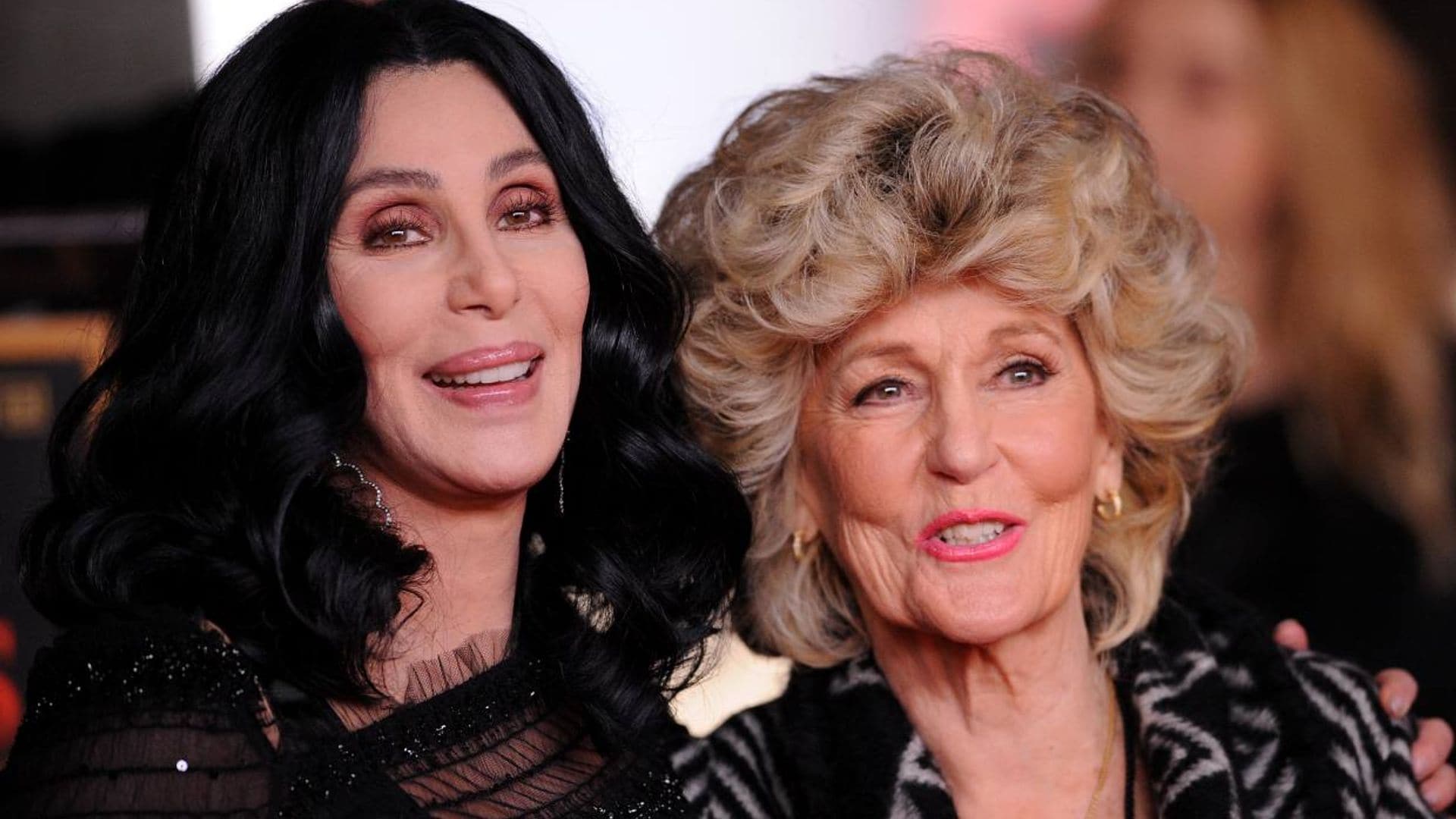 Por ellas no pasa el tiempo: Cher y su madre siguen sorprendiendo con sus fotos de aspecto juvenil