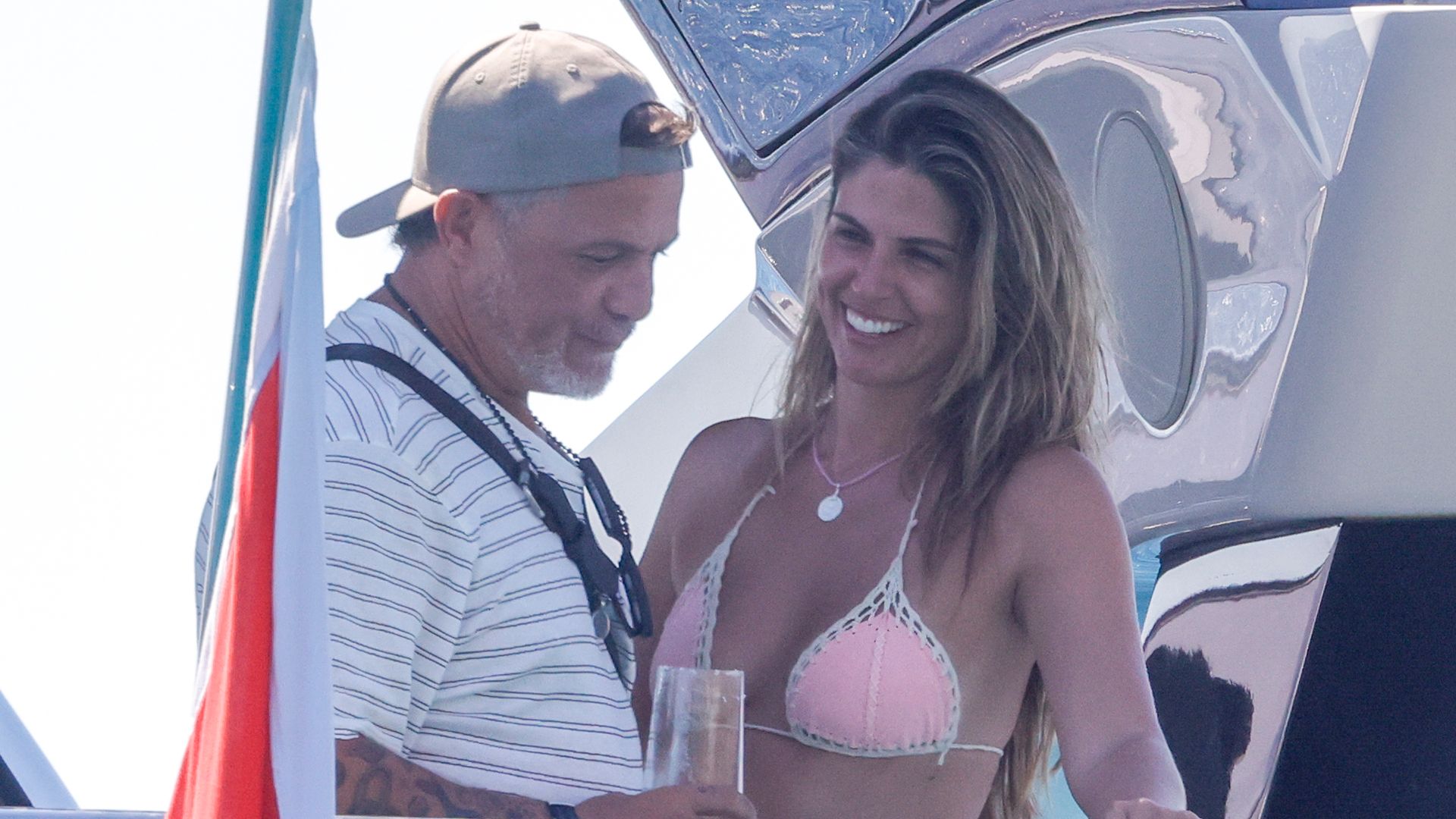 Alejandro Sanz y Stephanie Cayo disfrutan de sus primeras vacaciones en familia en Mallorca