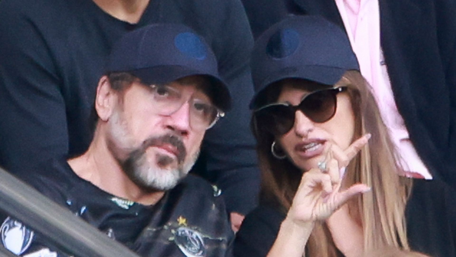 Penélope Cruz y Javier Bardem protagonizan el gran momento de la noche: saludo viral en el España–Austria del Mundial