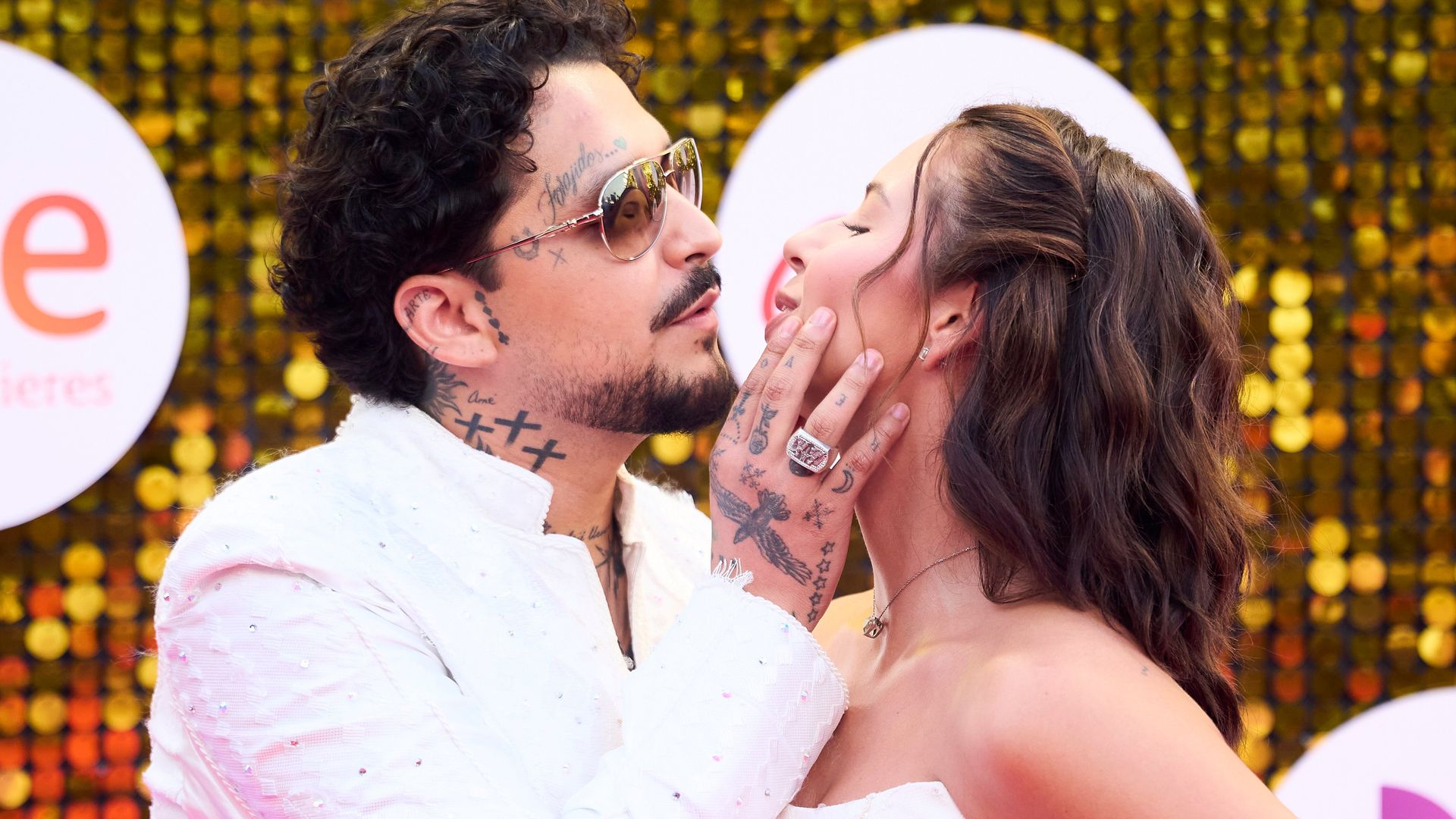 Christian Nodal y Ángela Aguilar en los Premios Juventud 2026.