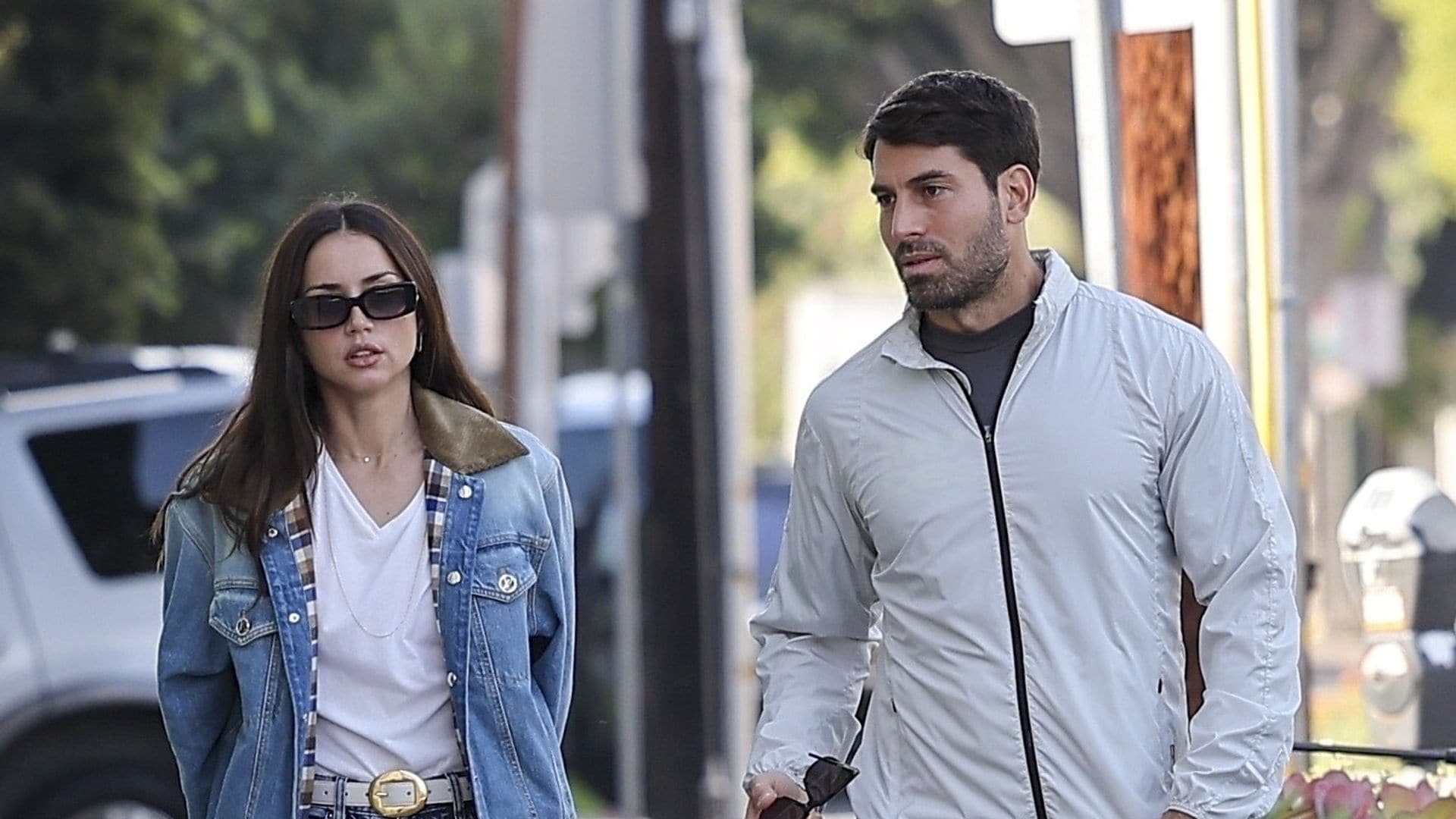 Ana de Armas, de compras en Los Ángeles con un apuesto amigo