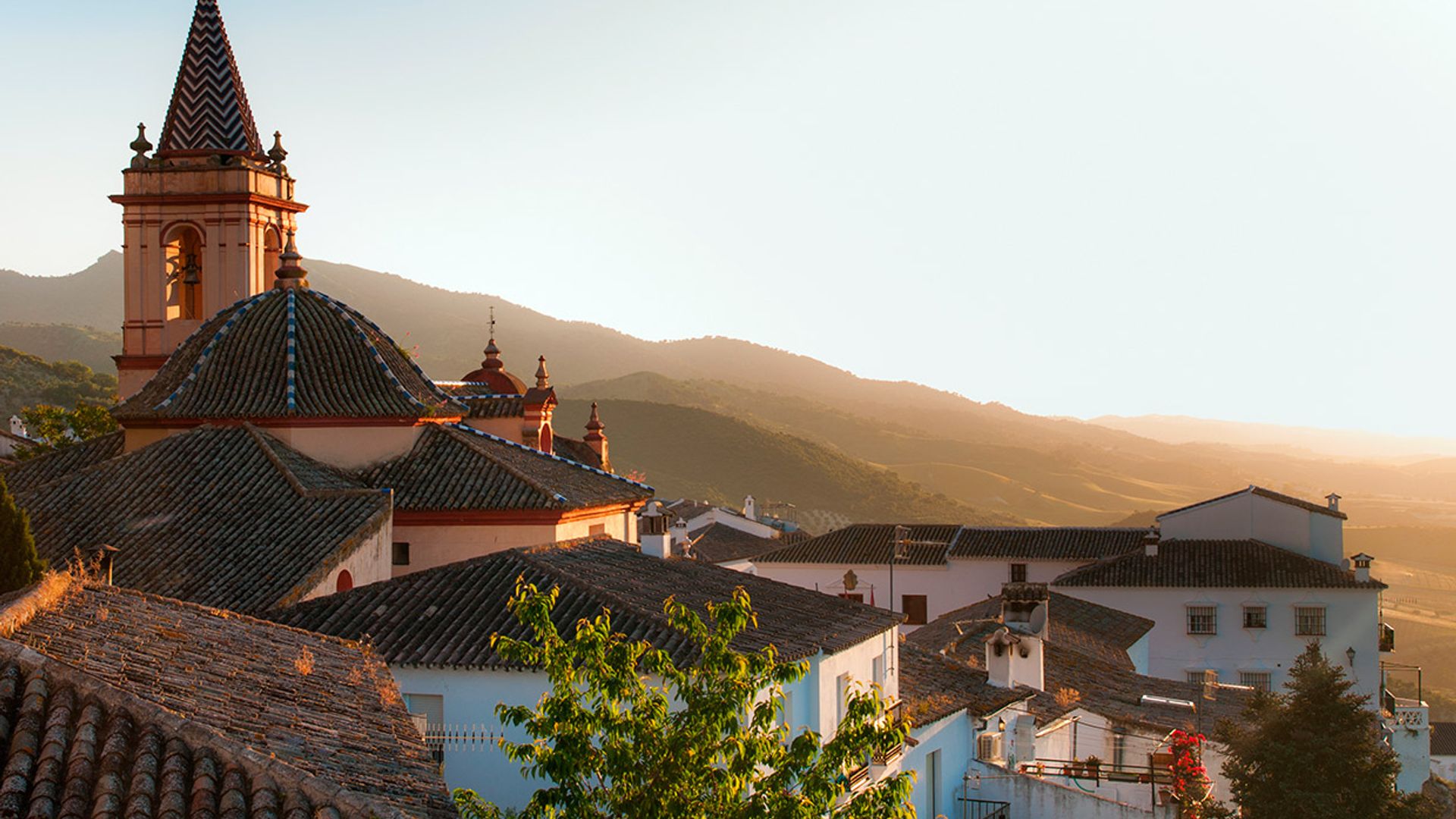 12 campanadas, 12 meses por delante, 12 pueblos para tus escapadas