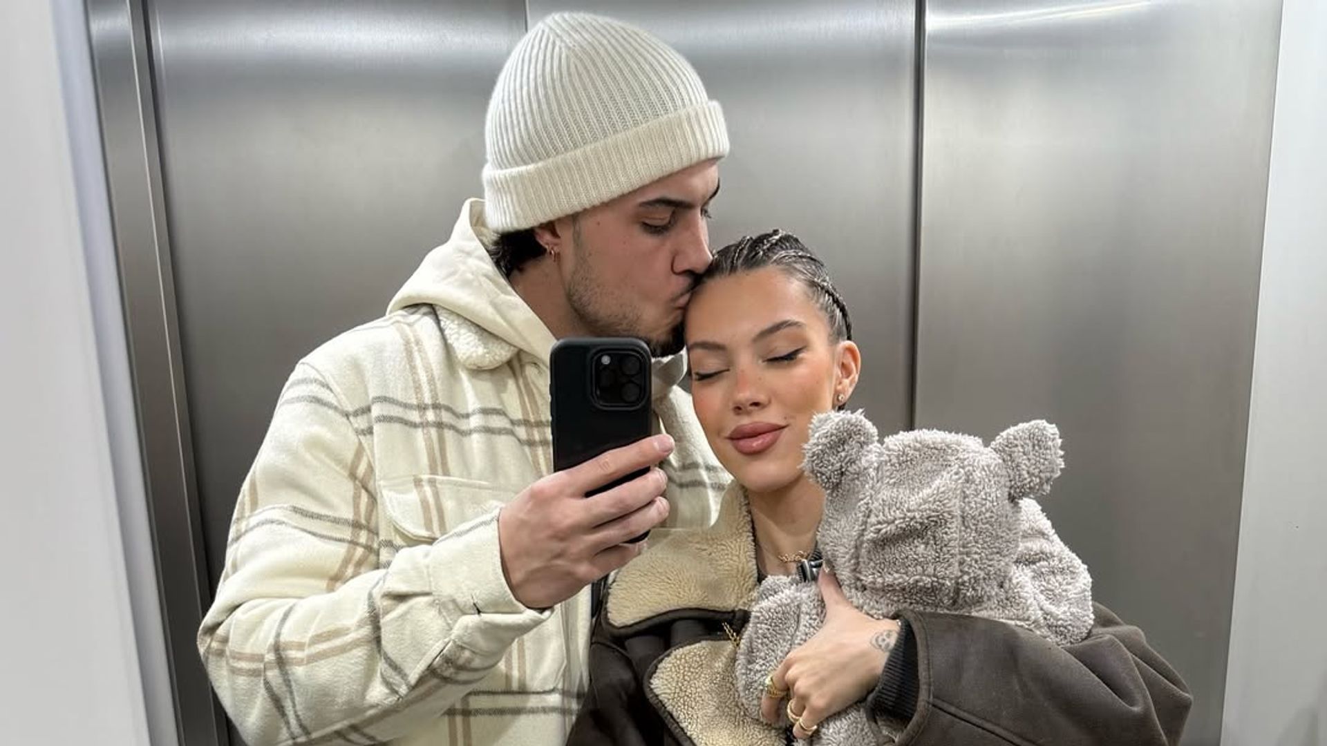 Primeras palabras de Alejandra Rubio tras anunciar que será madre por segunda vez junto a Carlo Costanzia: "Quería que se llevaran poco tiempo"