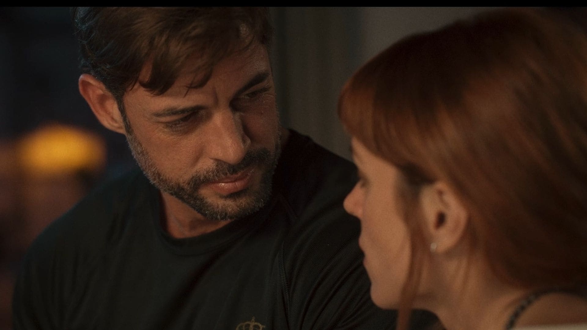 William Levy y Maggie Civantos en 'Bajo Un Volcán'.