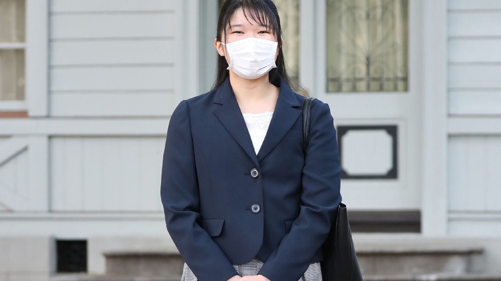 Aiko de Japón se reencuentra con sus compañeros de universidad ¡seis meses después!