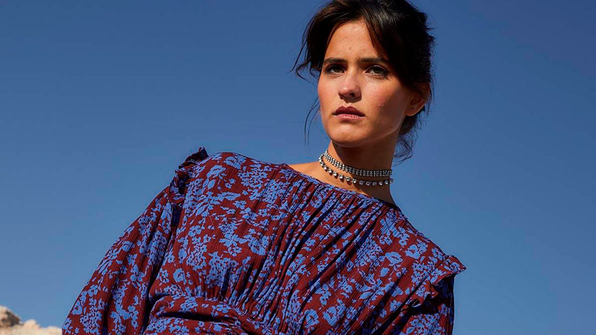 Hay un look de invitada de invierno 'made in Spain' para cada estilo de boda