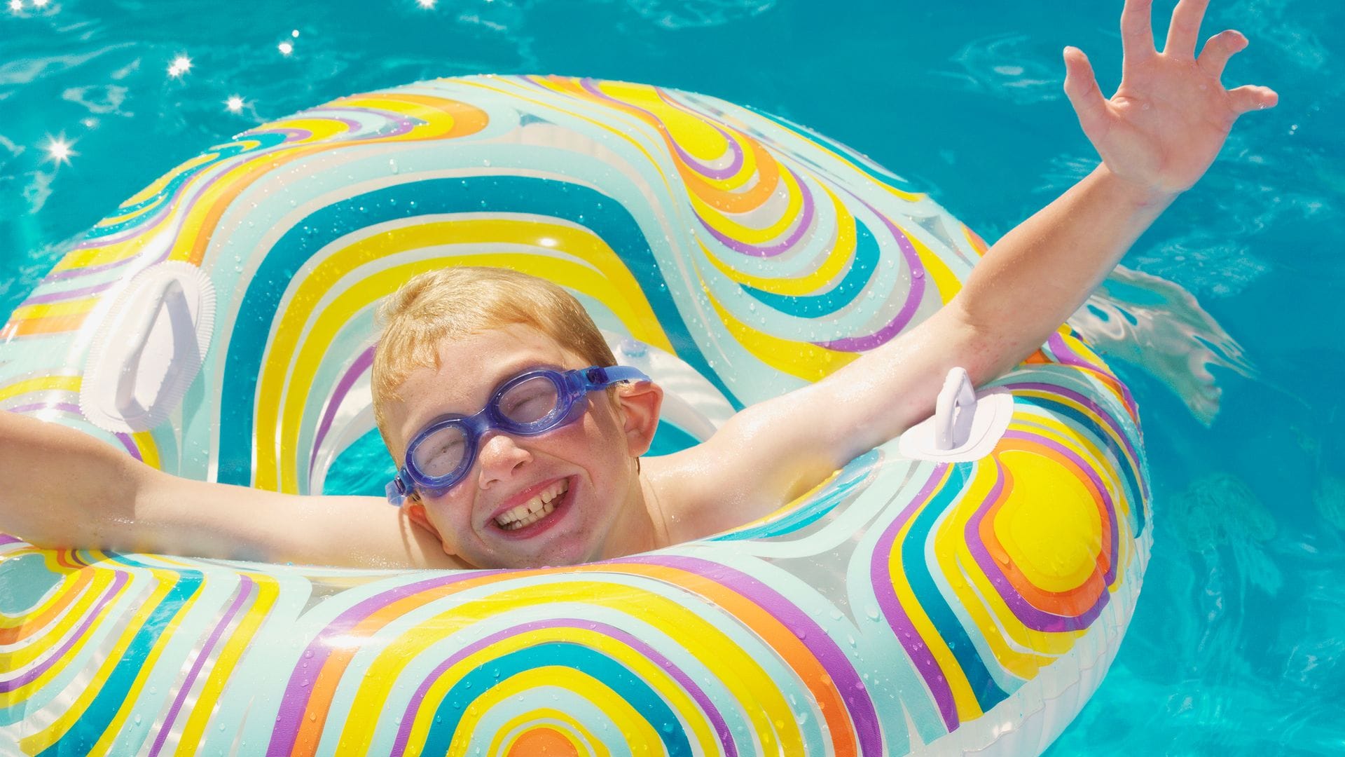 Piscinas de bebés, colchonetas y juguetes acuáticos, todo lo que necesitas para que los niños disfruten este verano