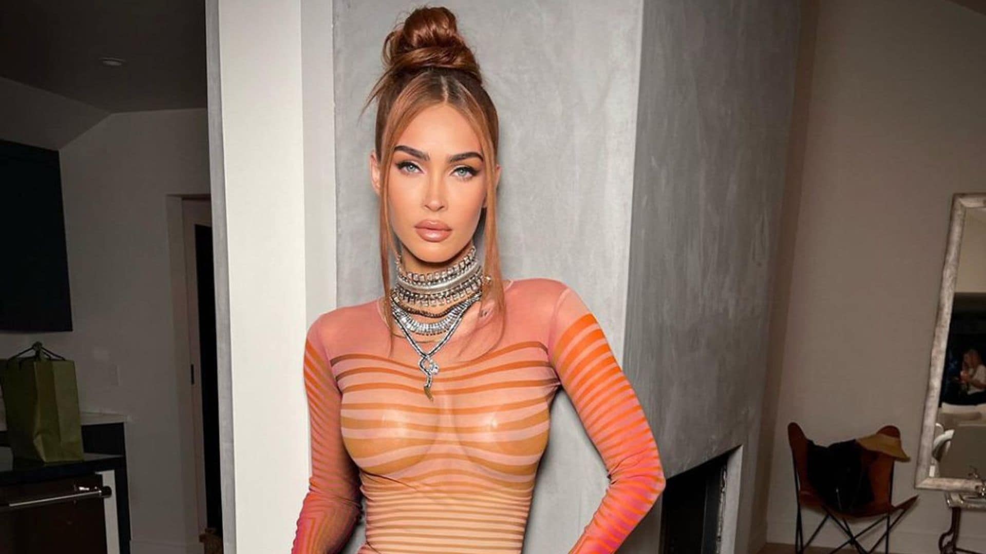 Megan Fox y el vestido transparente de ilusión óptica con el que lanza un reivindicativo mensaje