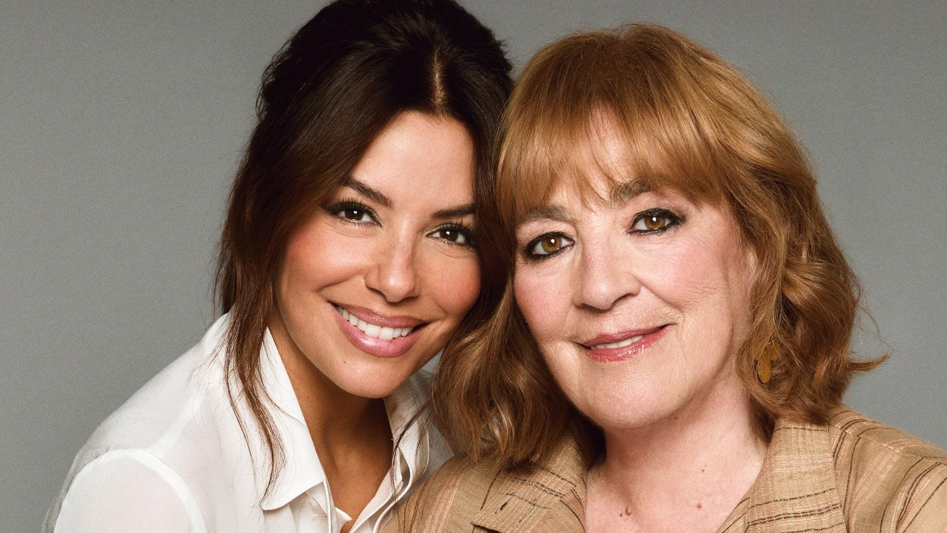En ¡HOLA!, Eva Longoria y Carmen Maura: dos estrellas frente a frente