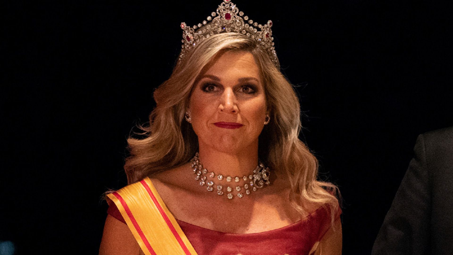 Diseñadores favoritos y vestidos reciclados, las fórmulas de reinas y princesas para acertar en Palacio
