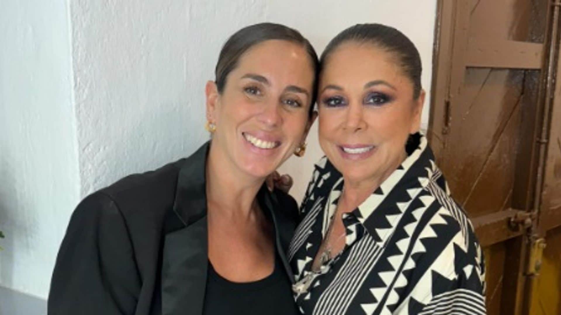 La emoción de Isabel Pantoja acariciando la tripita de Anabel y 'mencionando' a su sobrino nieto por primera vez