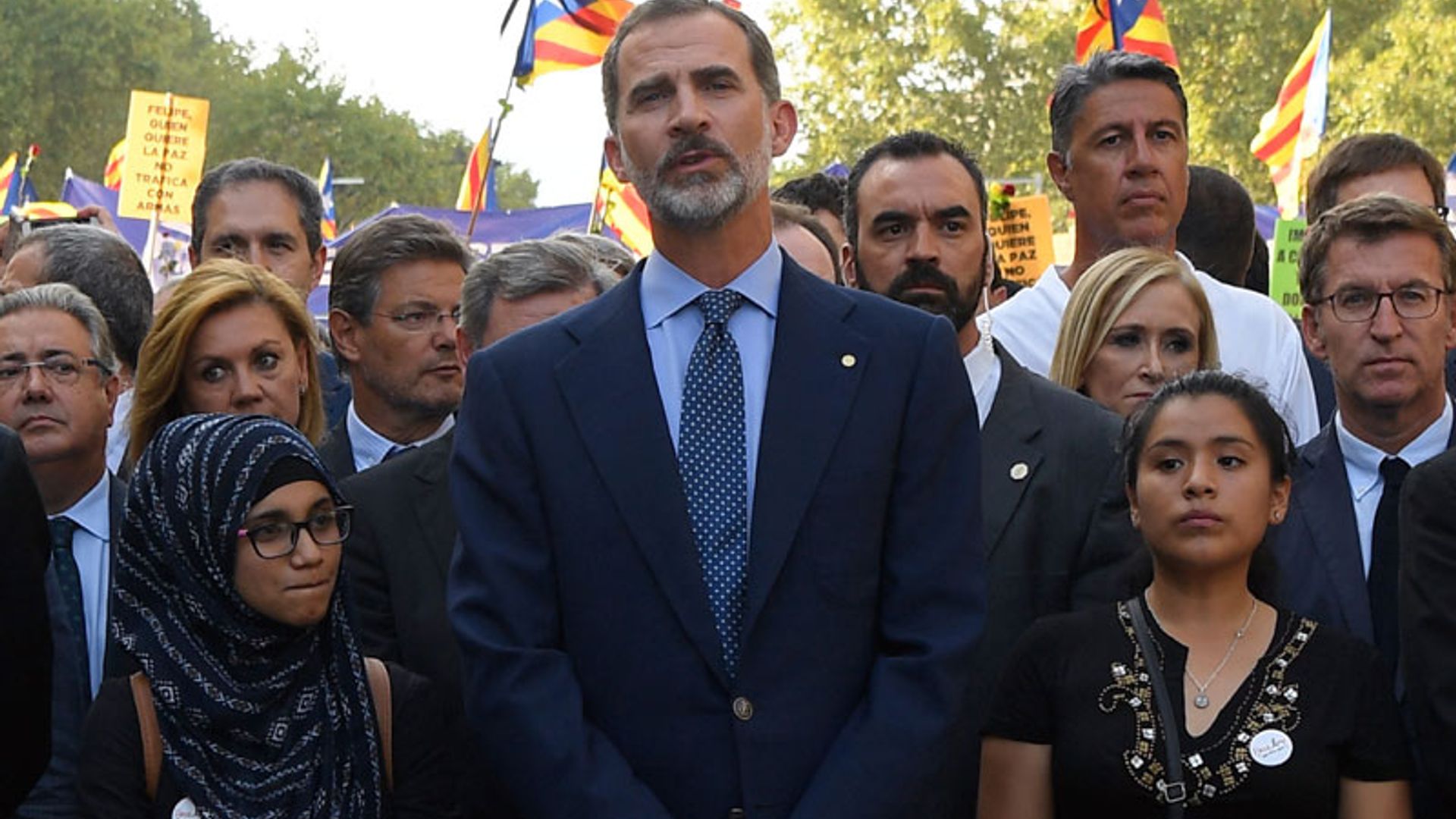 El Rey acude a la multitudinaria manifestación contra el terrorismo de Barcelona