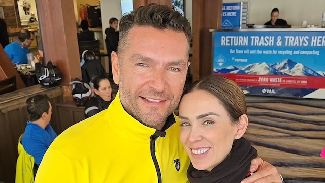 Martín Fuentes junto a su esposa, Jacky Bracamontes.