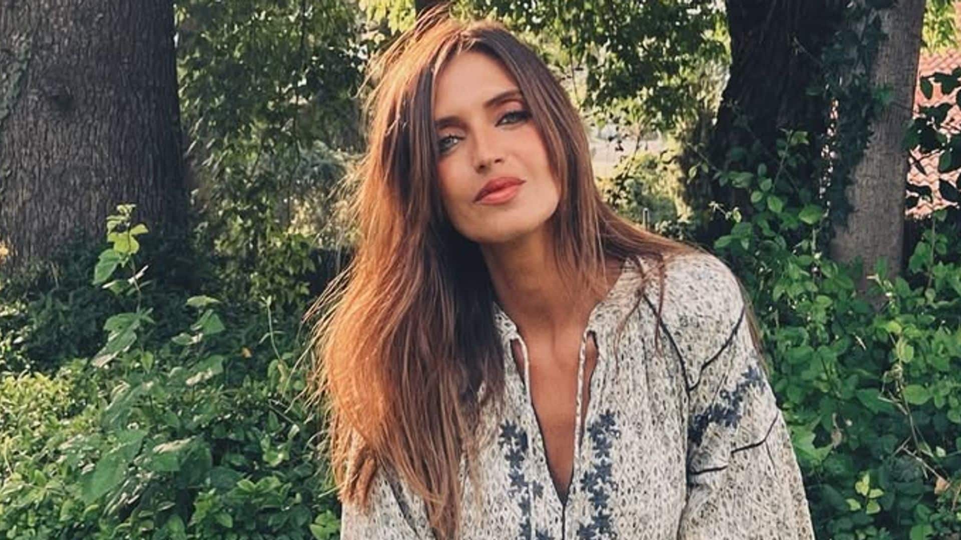 Así es la casa de Sara Carbonero en Madrid, donde se recupera tras su ingreso: colores suaves, luz cálida y detalles con alma