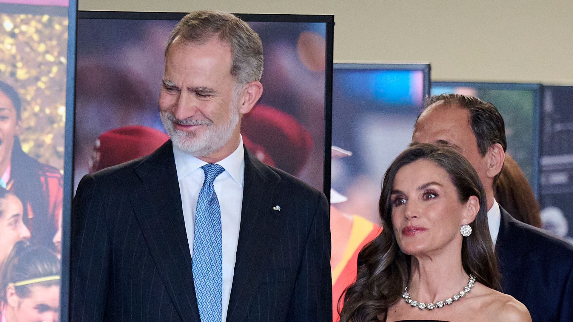La princesa Leonor se cuela en el último acto de los reyes Felipe y Letizia: su simpática reacción al verla