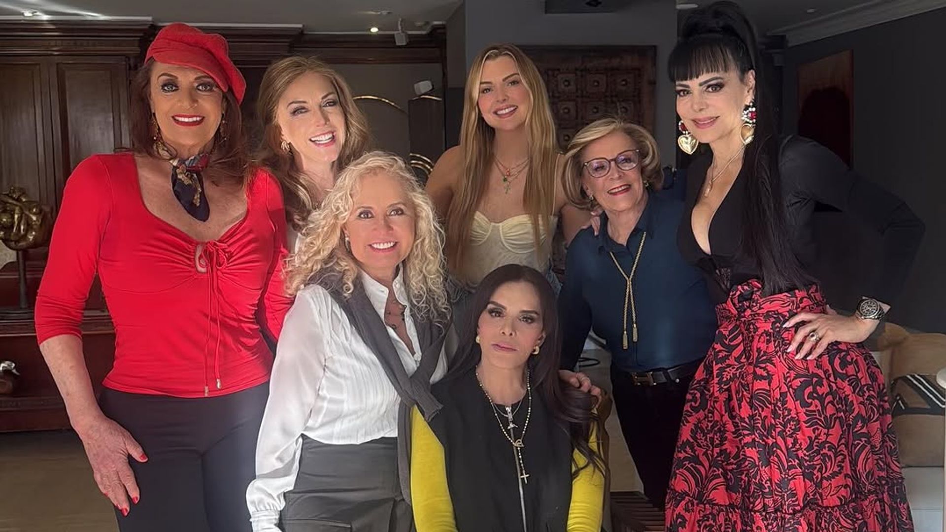 El grupo de amigas inseparables festejó los 70 años de la productora Carla Estrada.