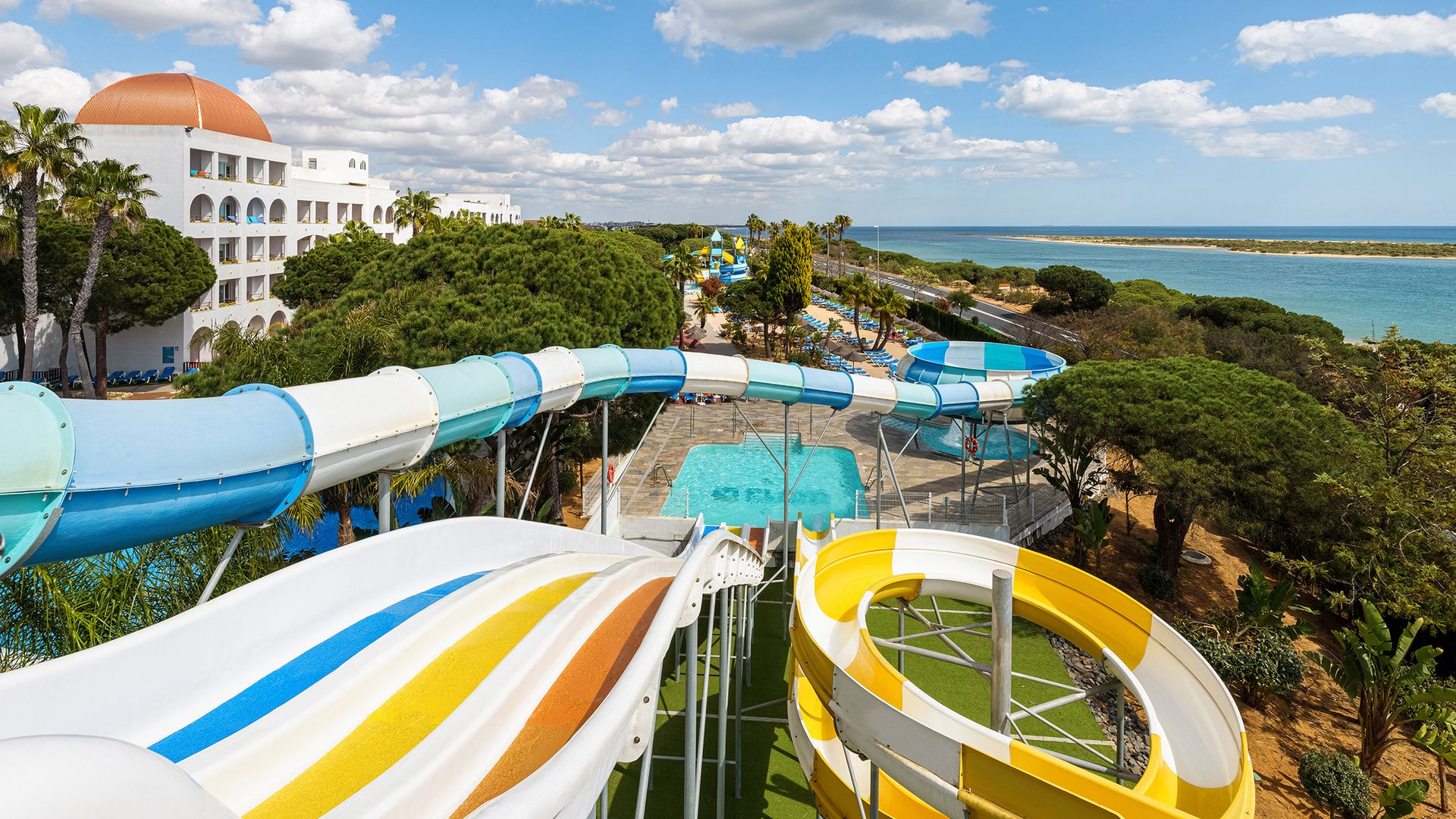 Toboganes del Hotel Playaballena en Rota