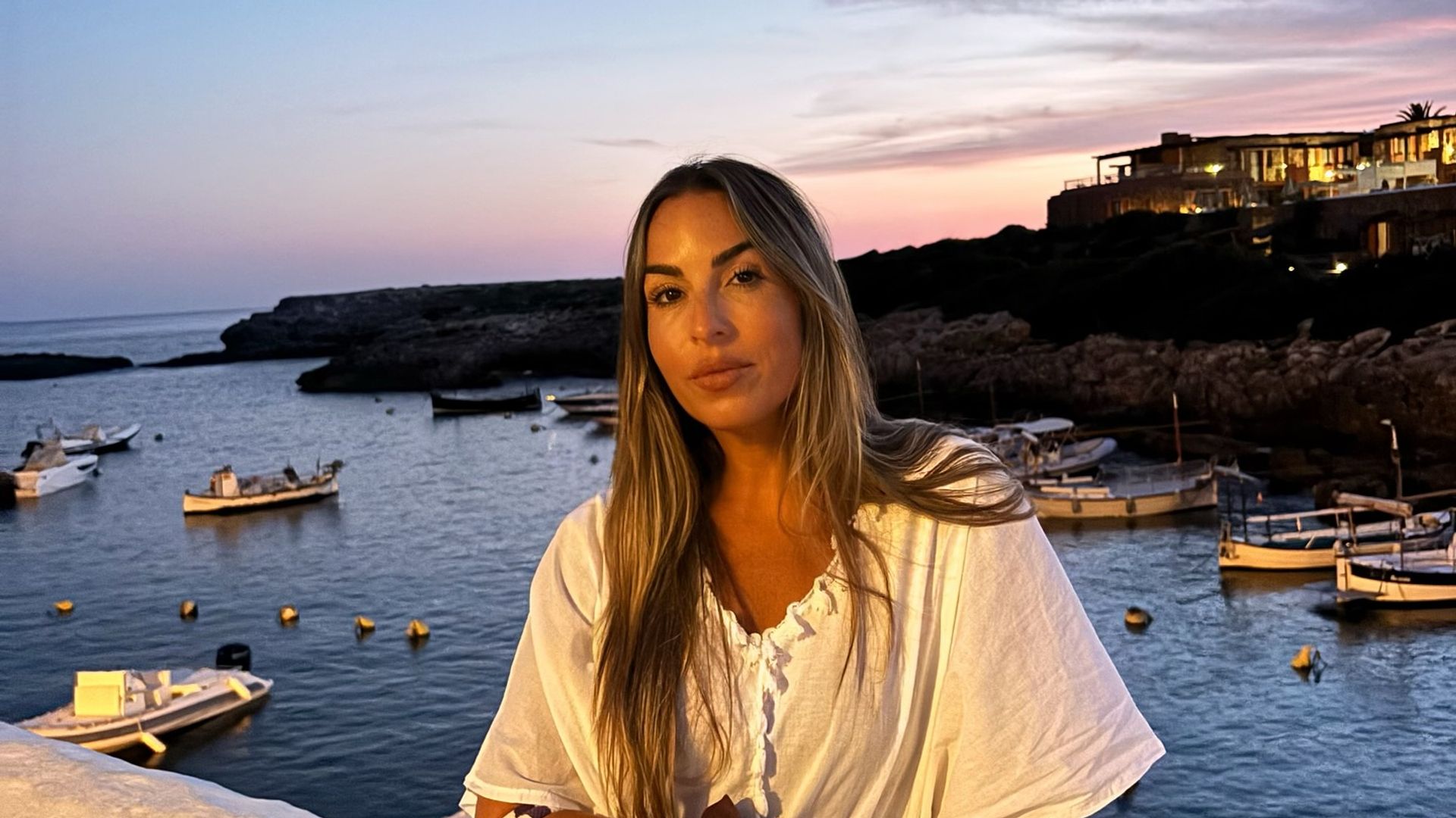 "He decidido quedarme y mostrar una realidad que jamás imaginé vivir", ha compartido en sus redes sociales
