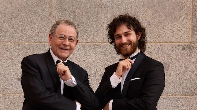 Roberto Verino con su nieto, Iago Jover