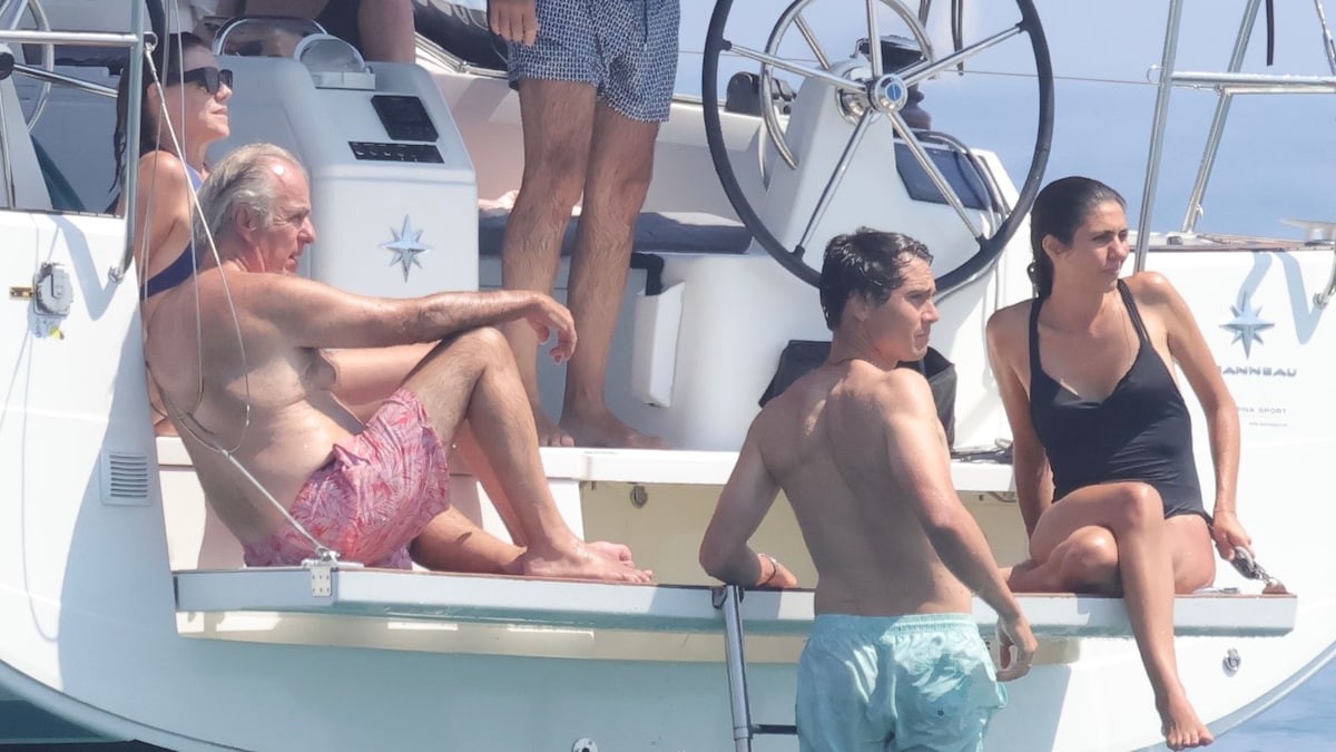 María Dolores de Cospedal y Fernando Portillo: bikini, yate y amor en familia