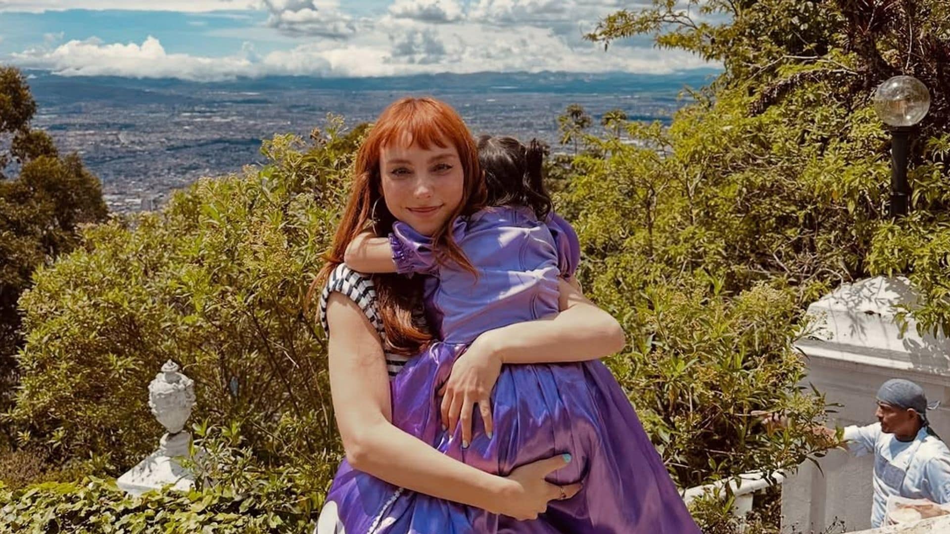 Natalia Téllez junto a su hija Emilia.