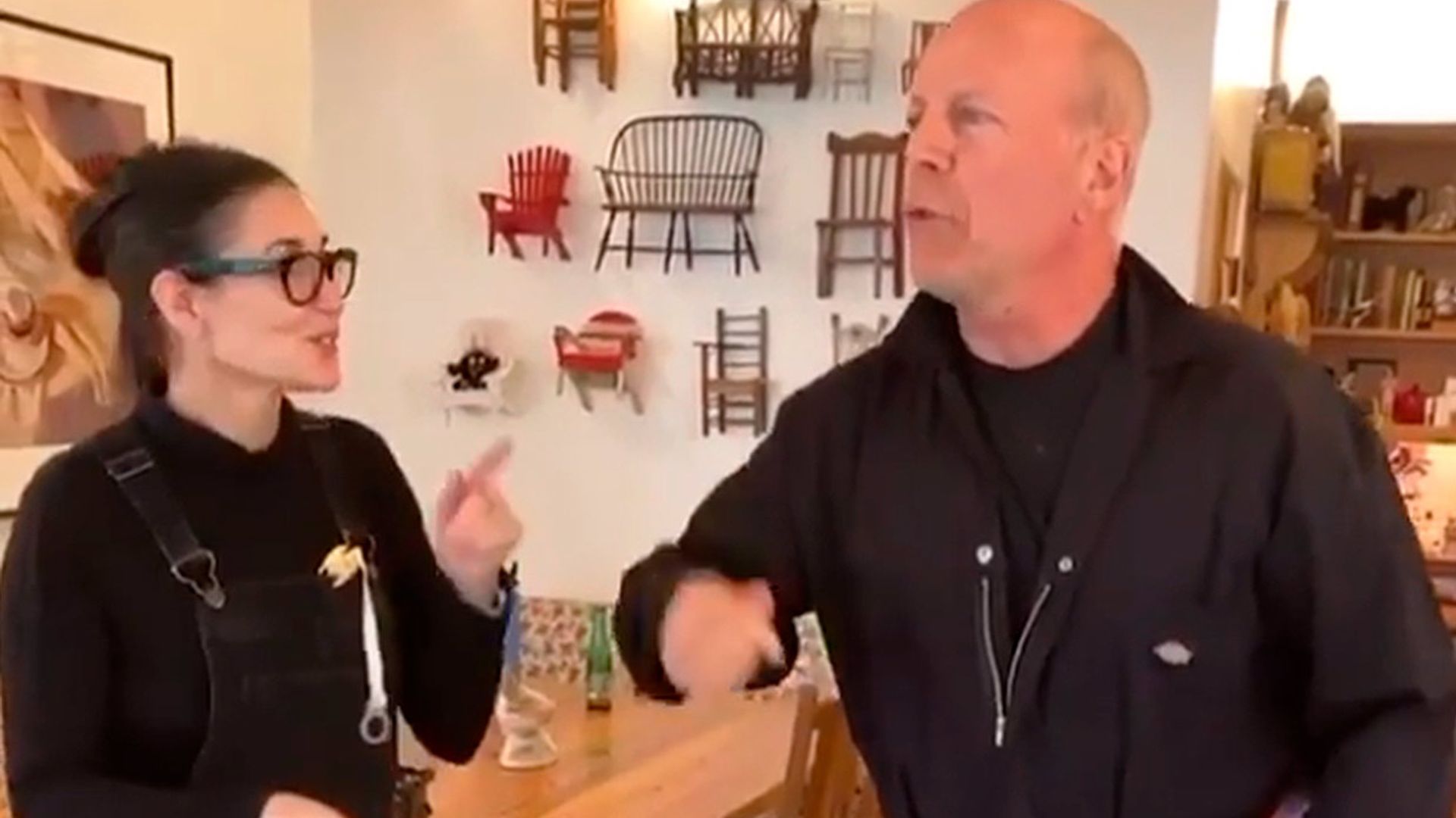 Bruce Willis y Demi Moore vuelven a demostrar lo bien que se llevan con un divertido baile