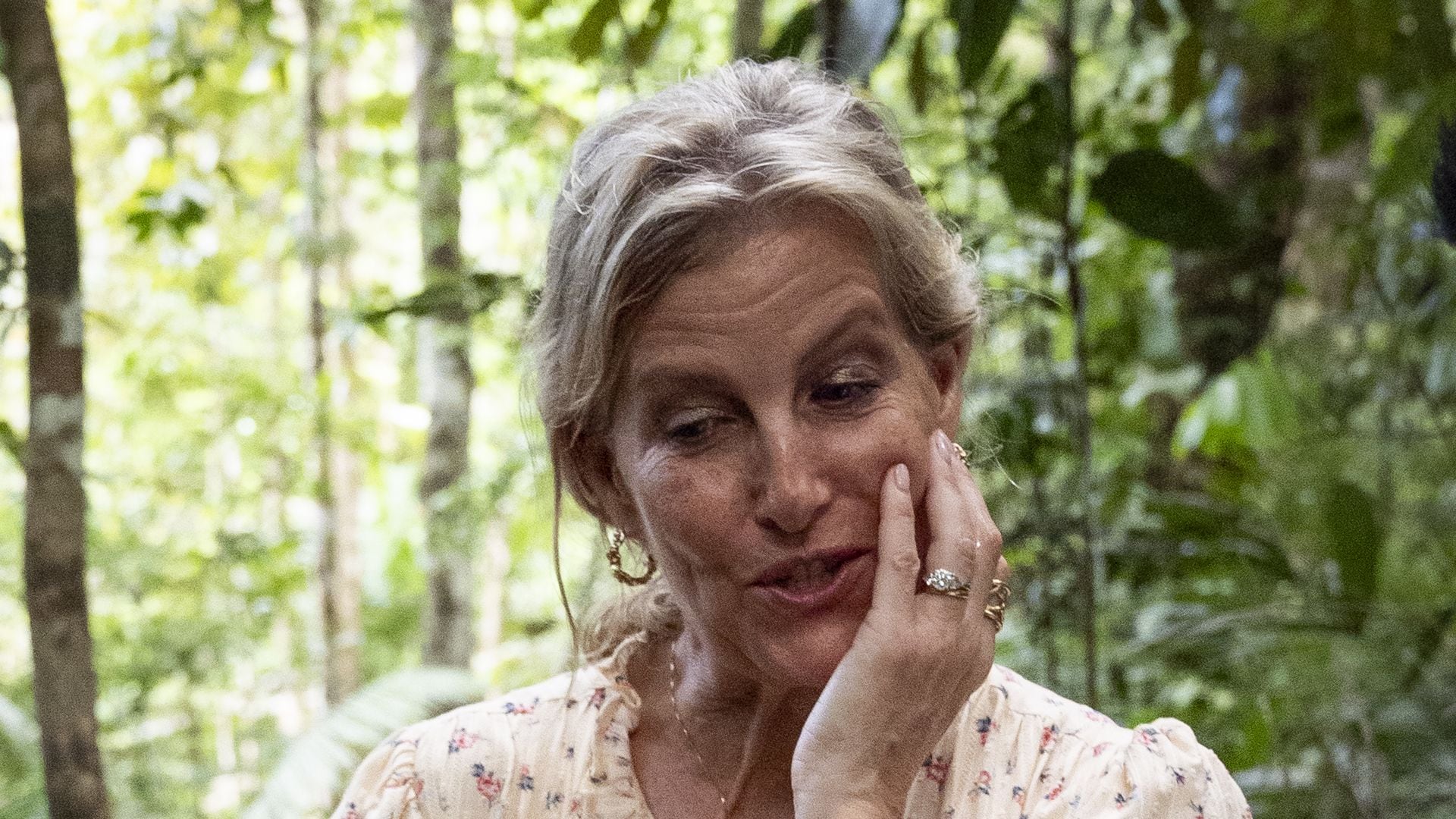 La duquesa de Edimburgo se mostró inquieta y con cara de preocupación al ver a la tarántula