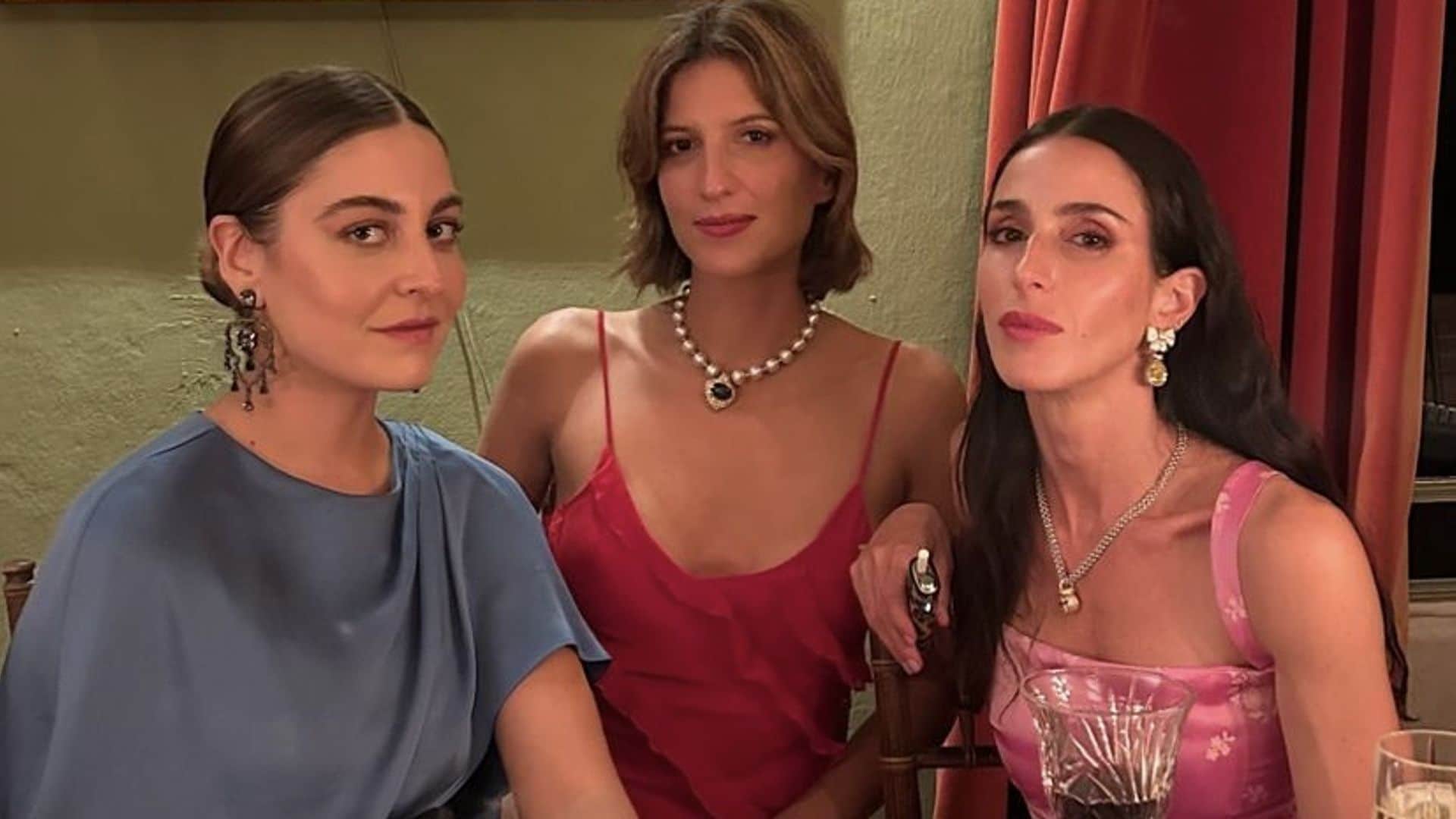 Belén Ordovás Lladó, Inés Ybarra y Malena de la Torre