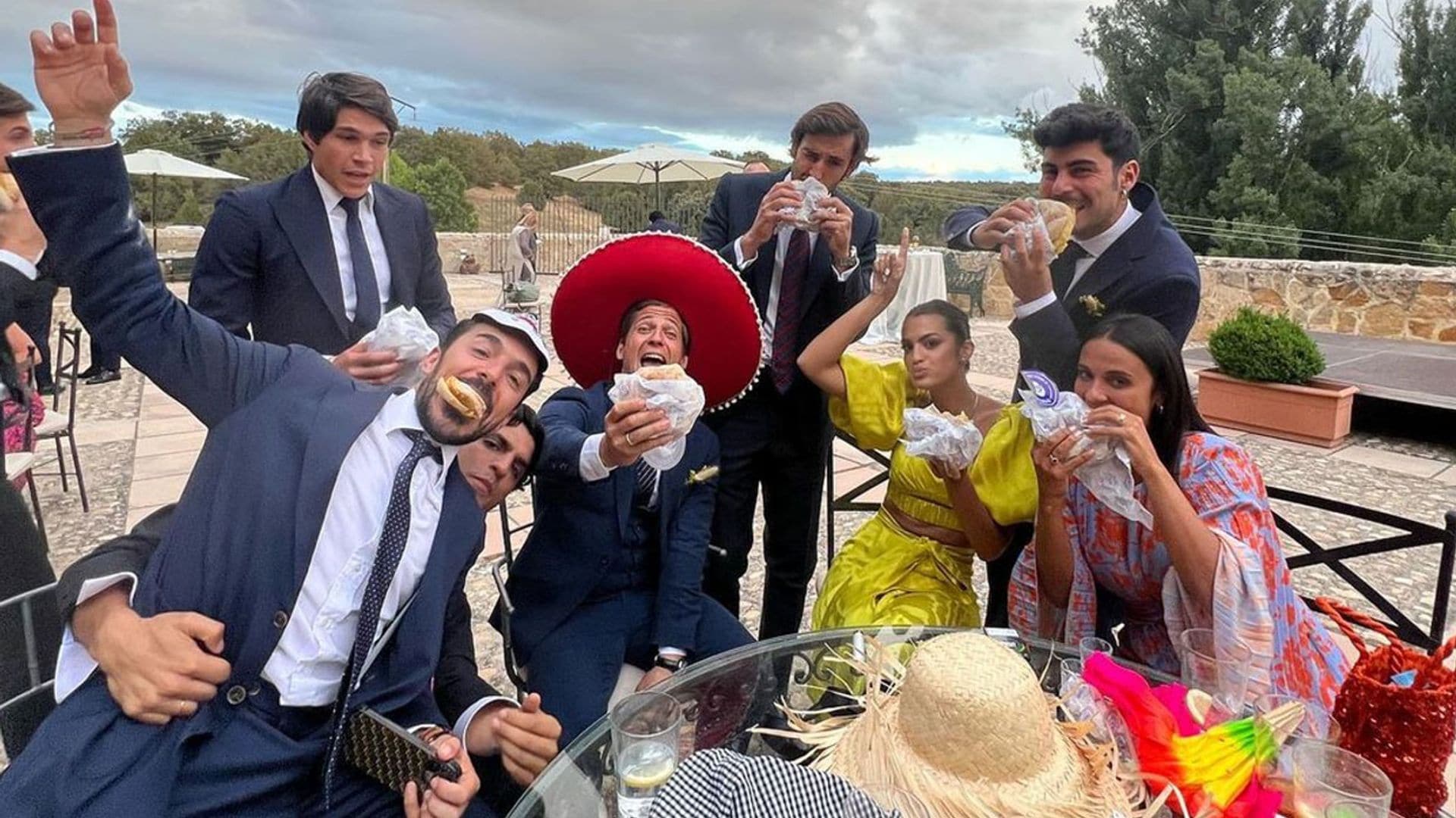 Lo que aún no habíamos visto de la boda de Lucía Pombo: de los bocadillos en la fiesta al plan del día siguiente
