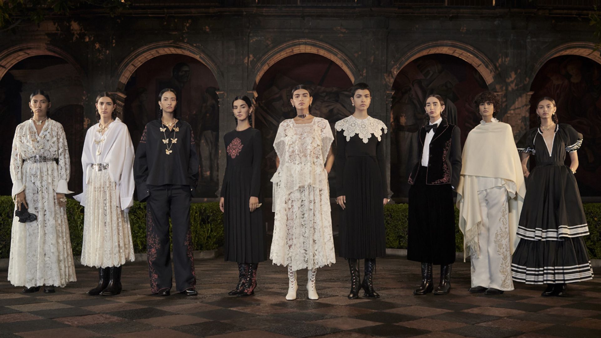 El homenaje de Dior a la artista Frida Kahlo en su ciudad natal