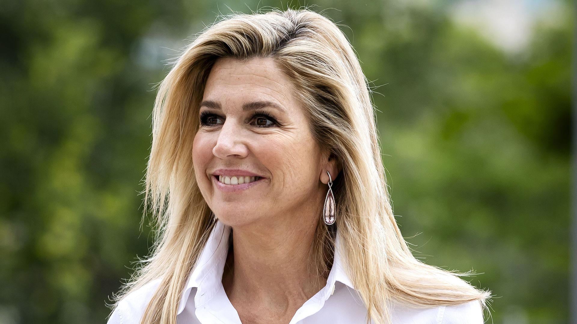Máxima de Holanda no teme al color e impacta en Miami con 3 poderosos ...