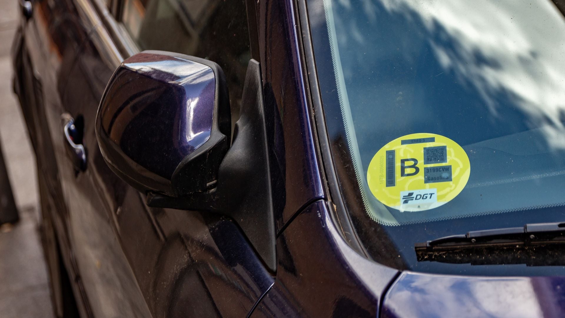 Coche con la etiqueta B