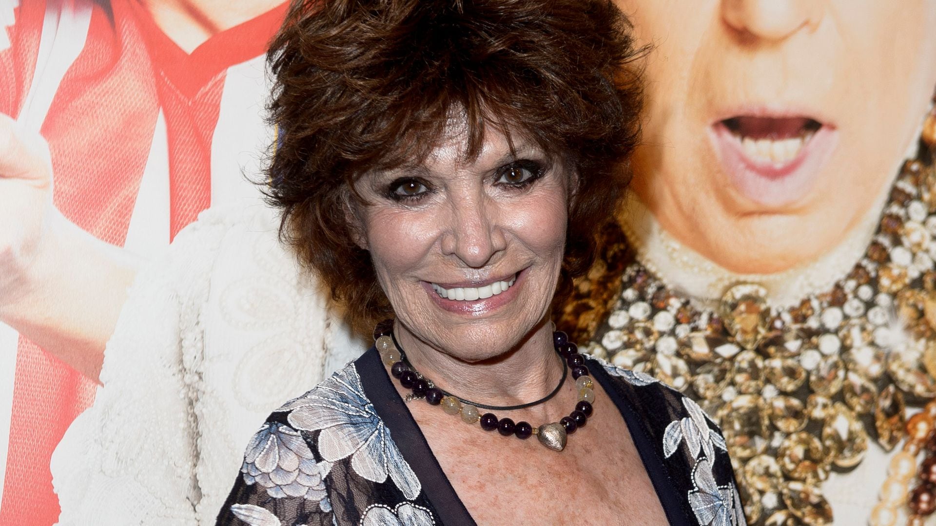 Encarnita Polo en la presentación de una obra de teatro