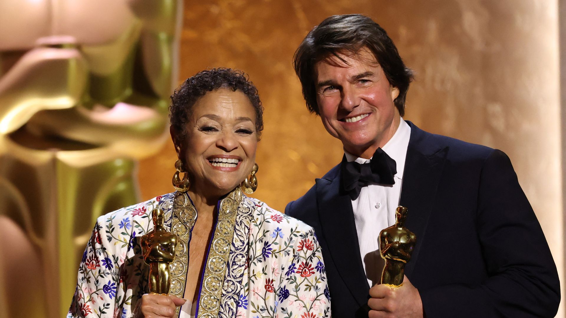 El vídeo viral de Tom Cruise bailando junto a Debbie Allen para celebrar su Oscar