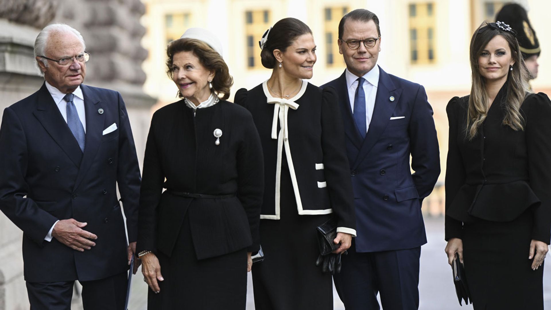 El porqué del sobrio 'dress code' de la Familia Real sueca en la apertura del Parlamento