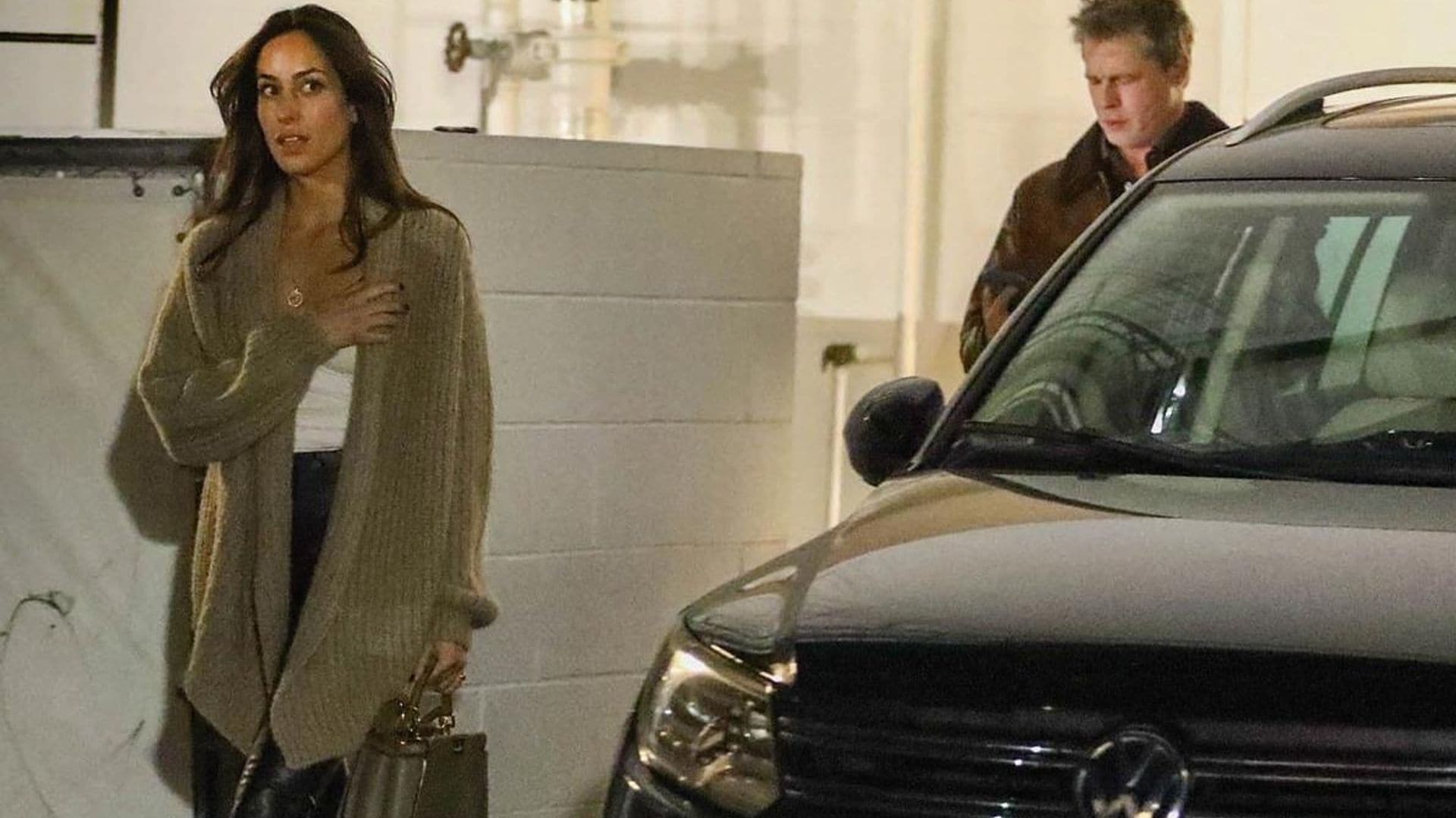 En ¡HOLA!, Brad Pitt e Inés de Ramón: las imágenes de su romántica cita con mucho arte