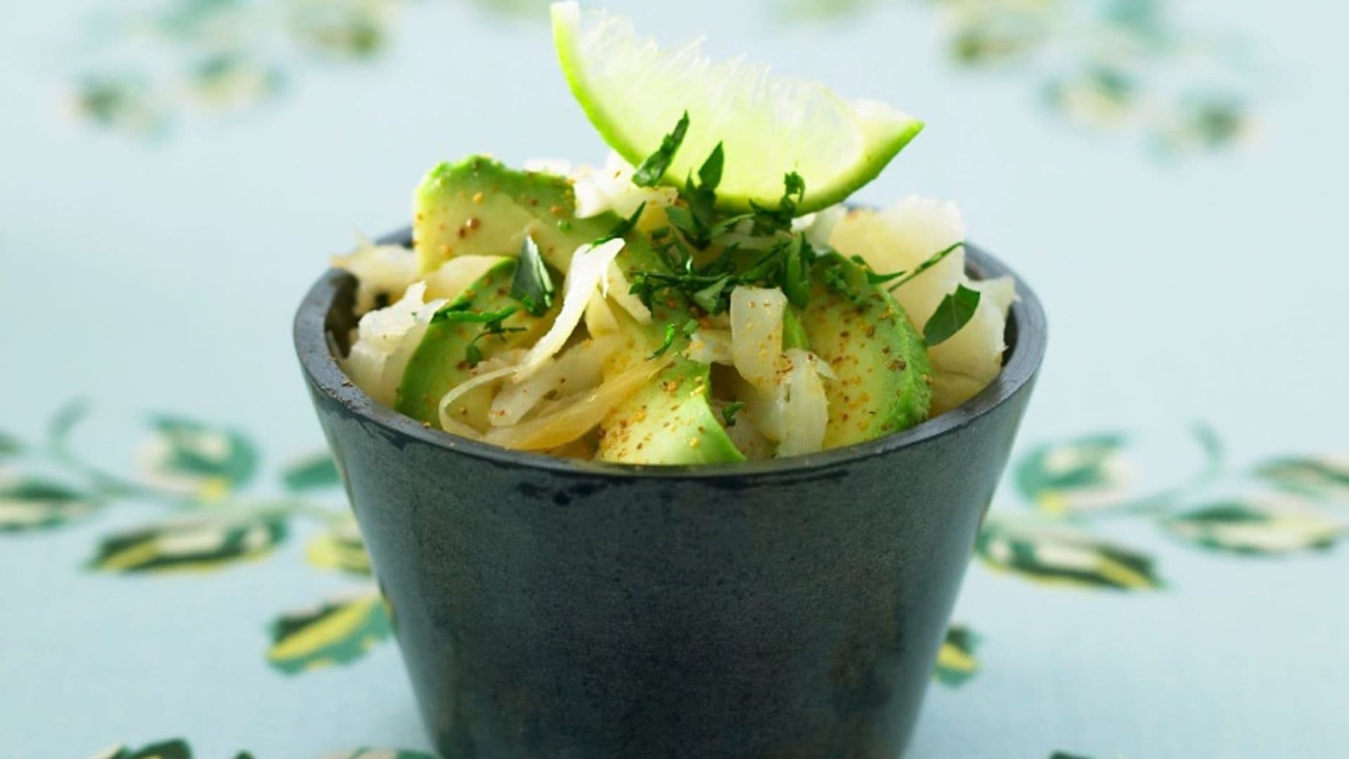 Ensalada de bacalao ahumado y aguacate