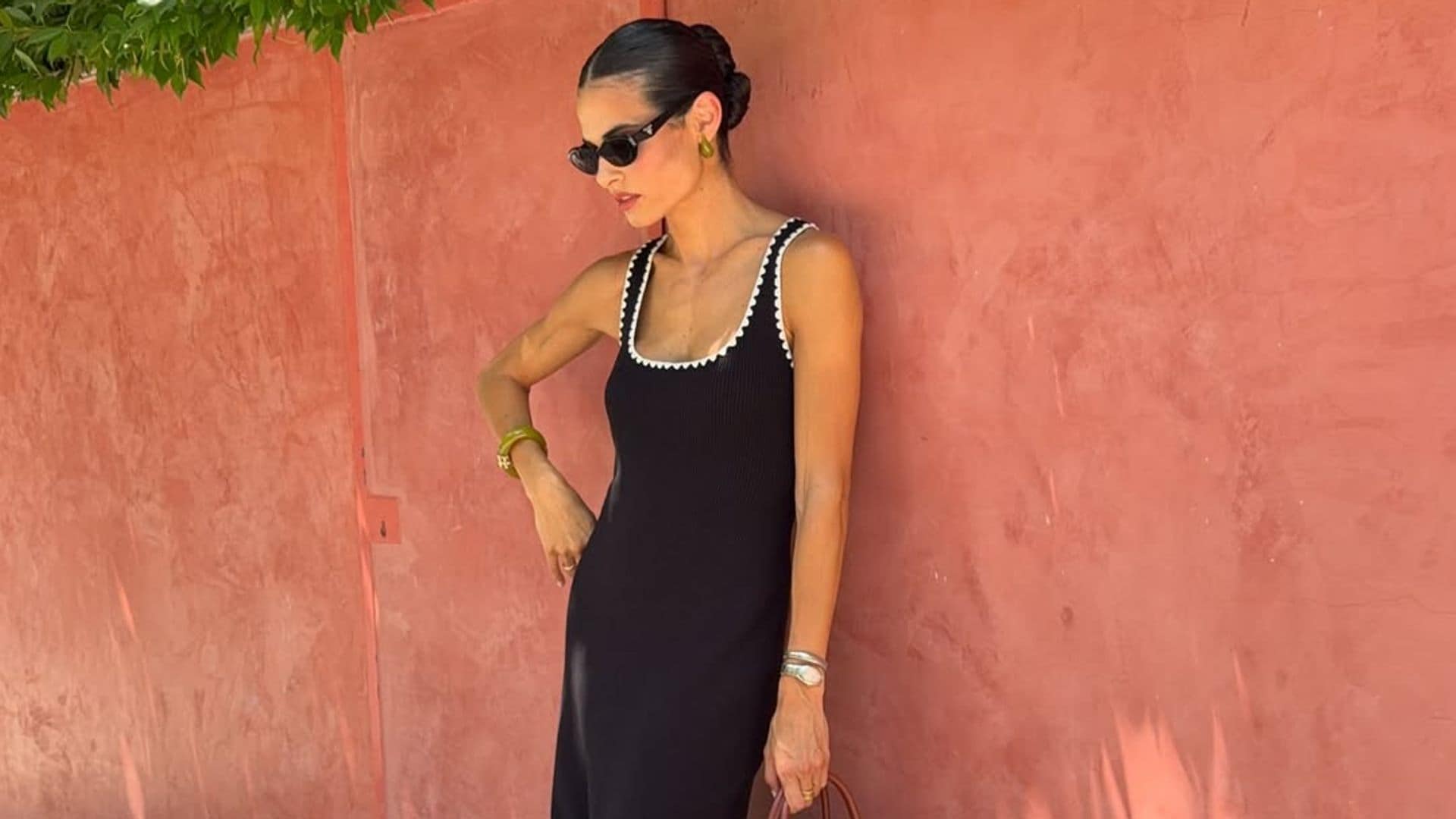 Los trucos de Clara Muñiz, Laura Corsini y otras expertas para llevar vestido negro 24/7