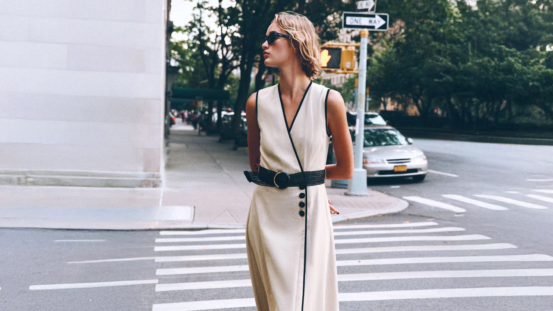 10 vestidos lisos de Zara que sirven igual para tus vacaciones que para tus looks de oficina