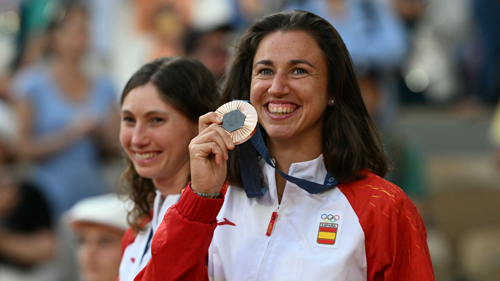 Sara Sorribes mostrando la medalla de bronce en los JJOO París 2024