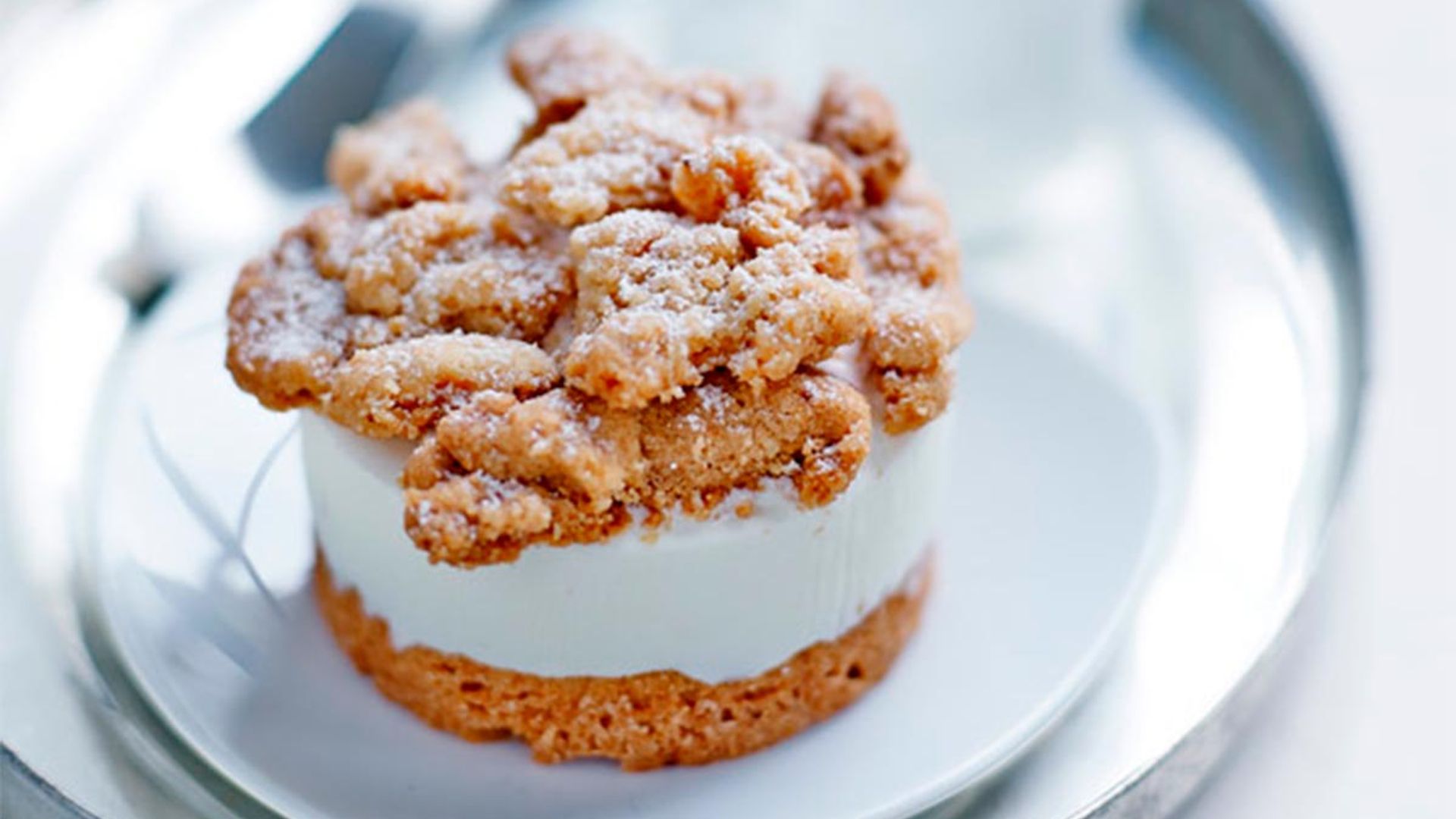 'Mini crumble' de pastel de queso helado con menta