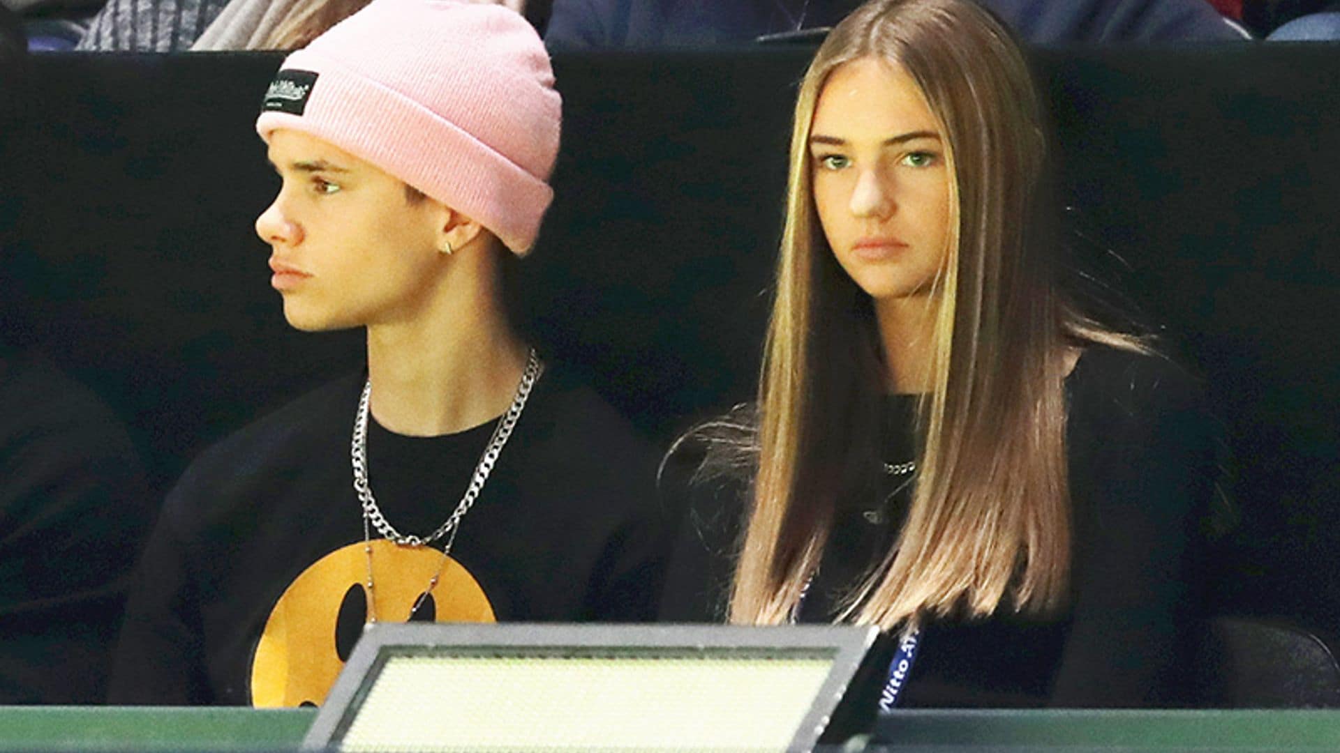 Victoria Beckham aprueba el estilo Mia Moocher, novia de su hijo Romeo