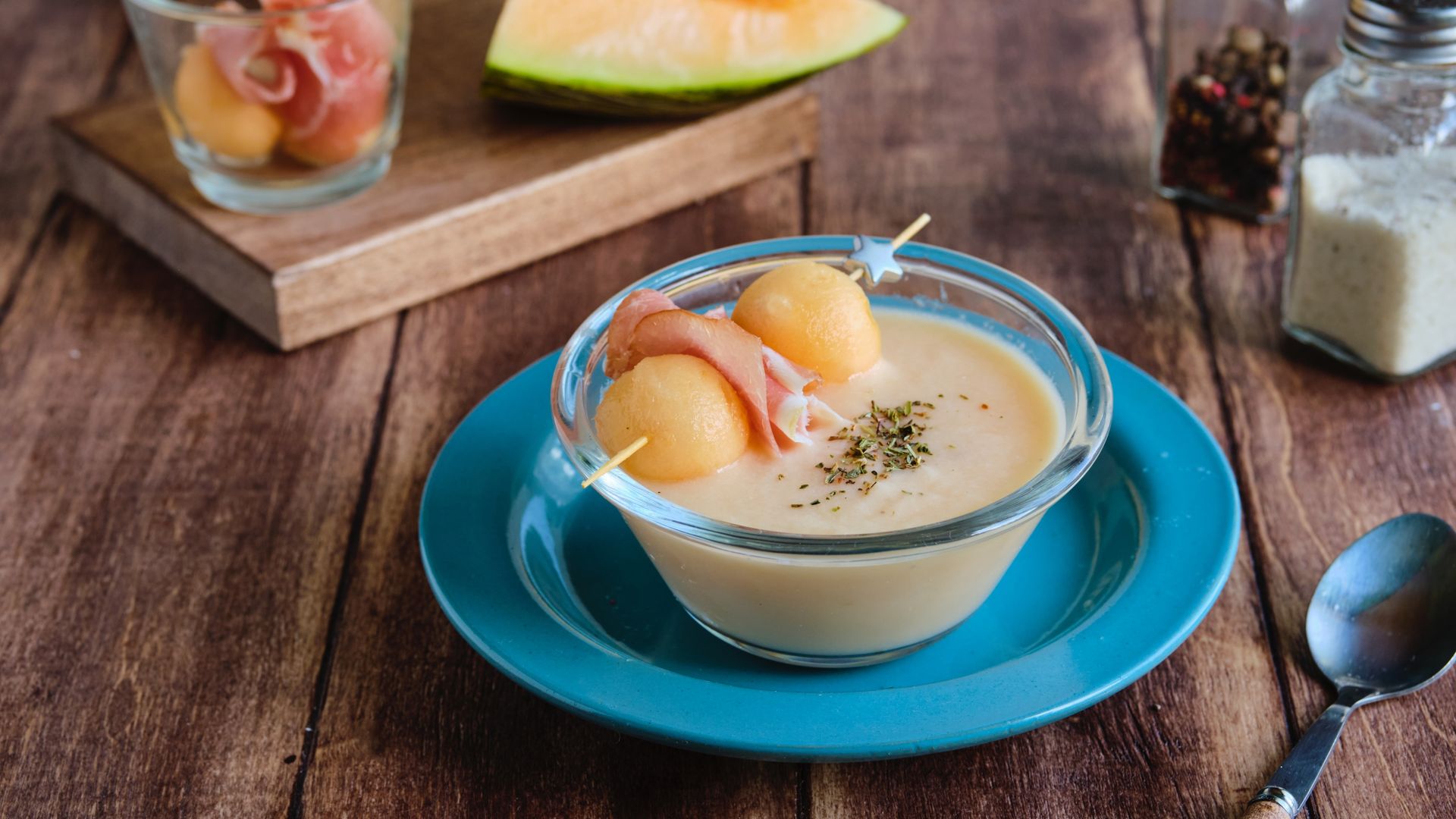 Sopa fría de melón con jamón