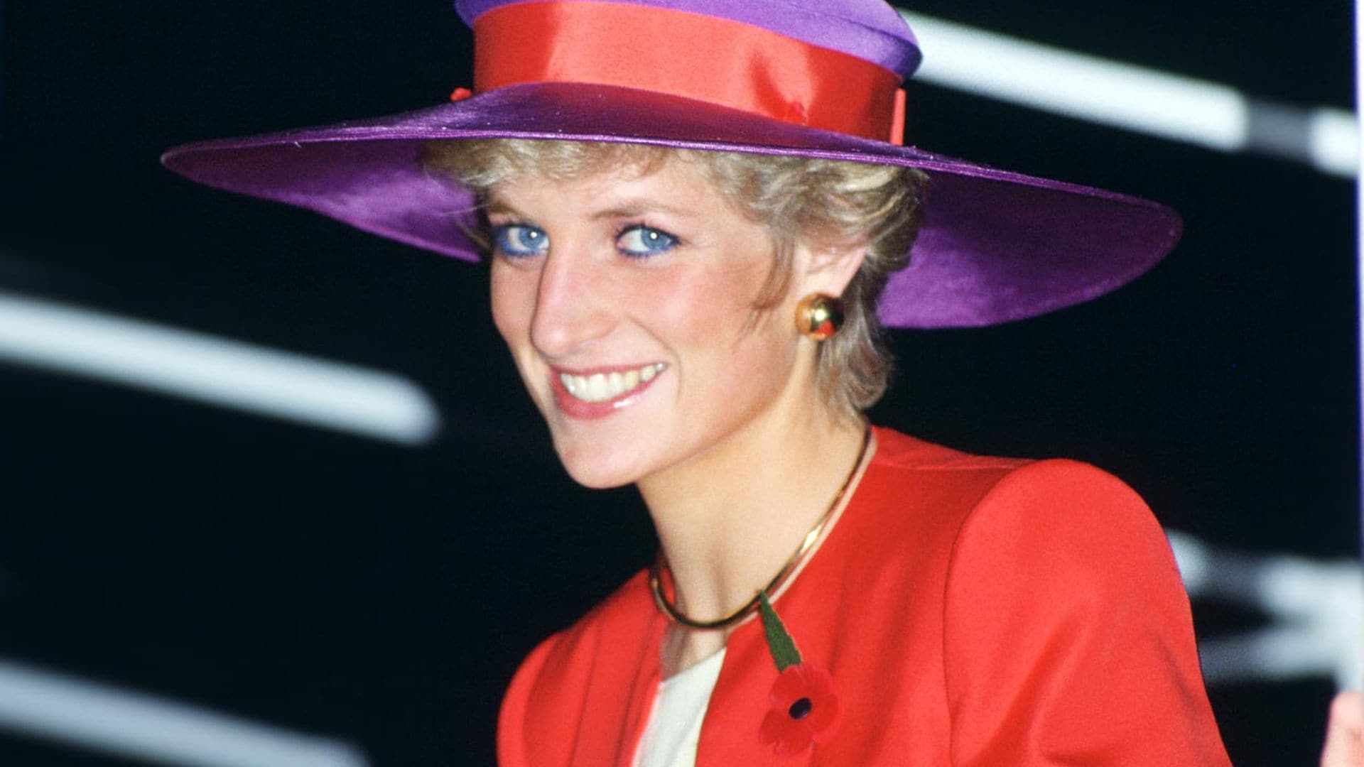 Diana de Gales, un icono a través de su pasión por la moda que hoy cumpliría 63 años
