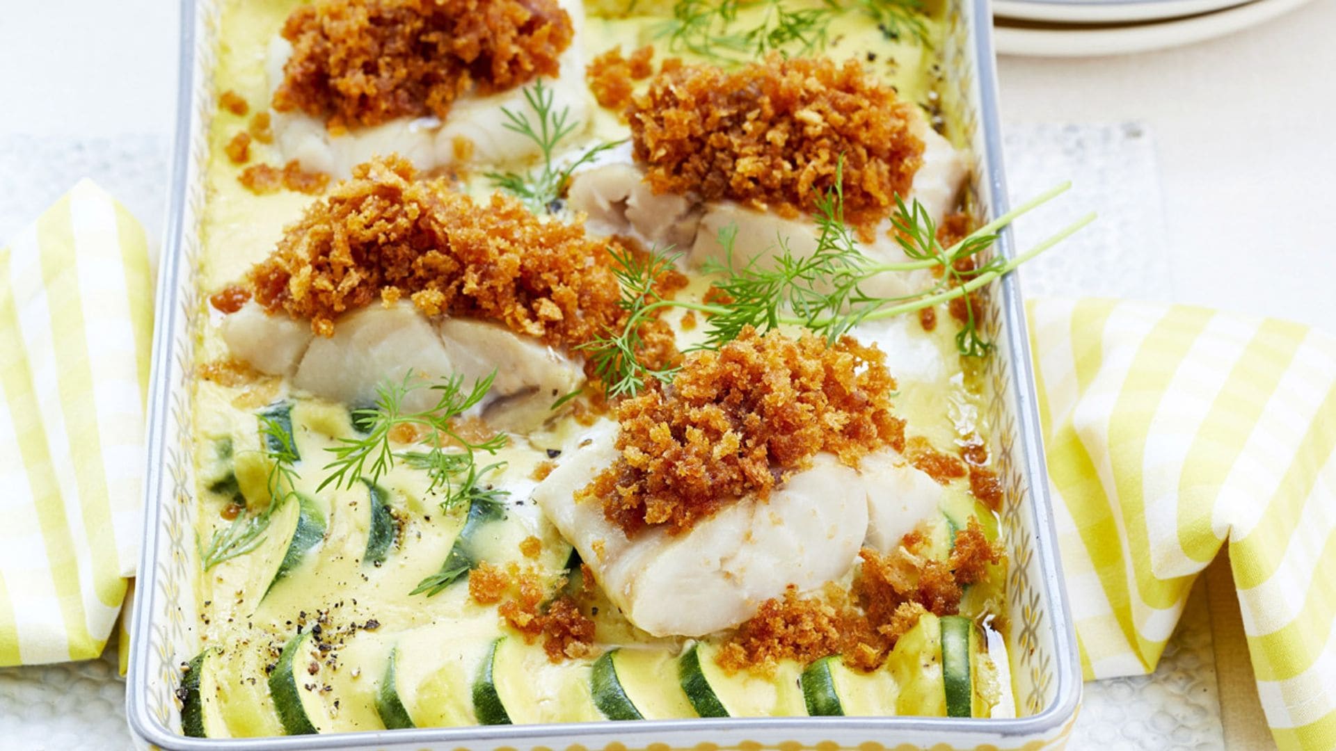 Bacalao con migas fritas y calabacín al horno