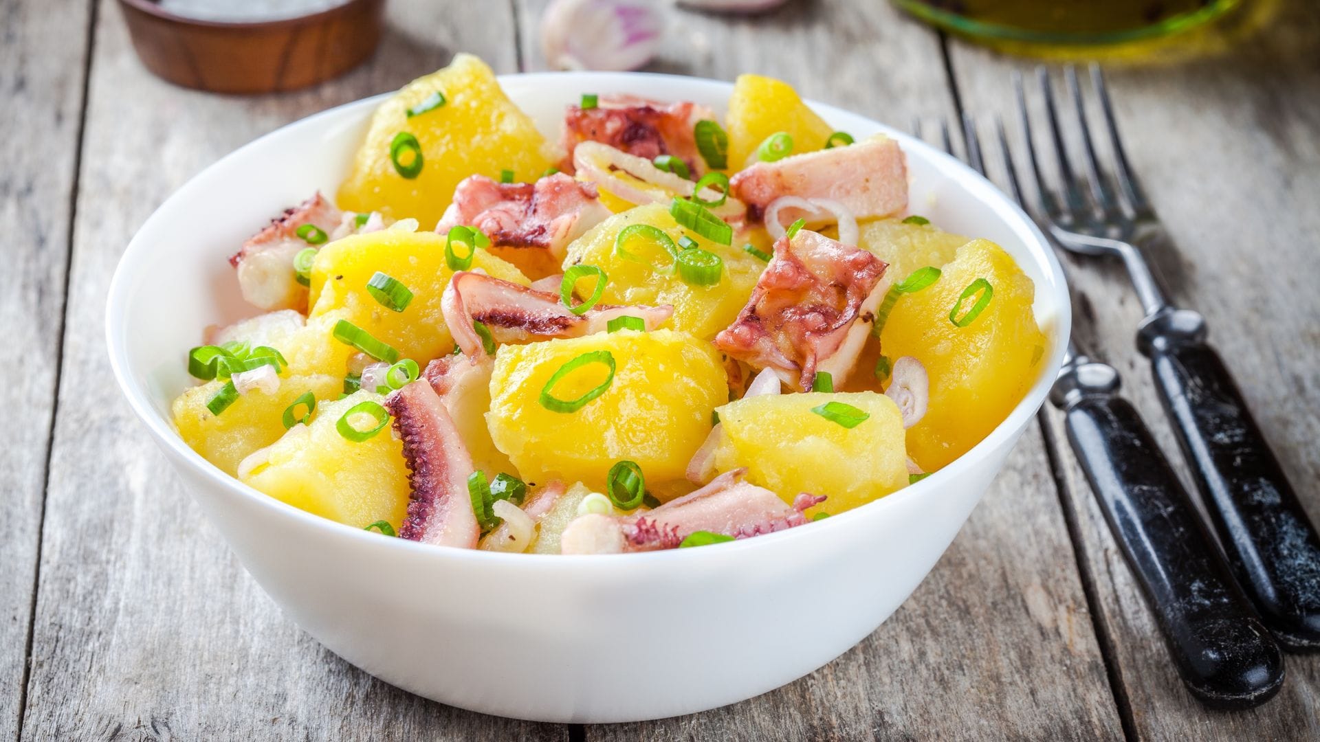 Ensalada de pulpo y patata cocida