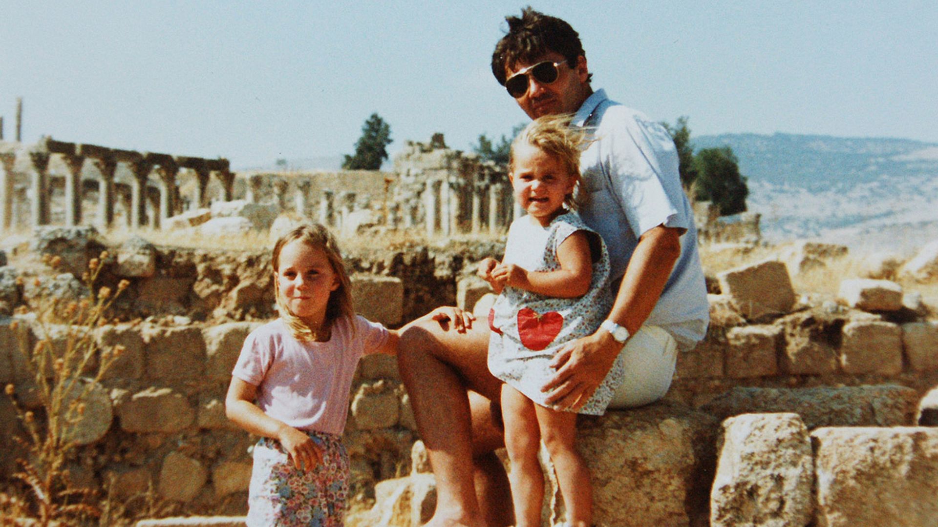 La duquesa de Cambridge lleva a sus hijos a conocer Jordania, donde pasó parte de su infancia